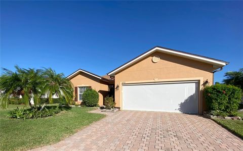 A home in LAKE WALES