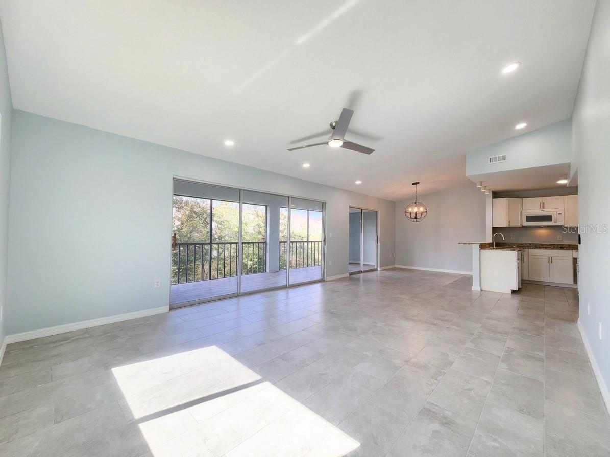2688 CLUBHOUSE DRIVE 201, SARASOTA, FL, 34232 3 2688 CLUBHOUSE DRIVE 201