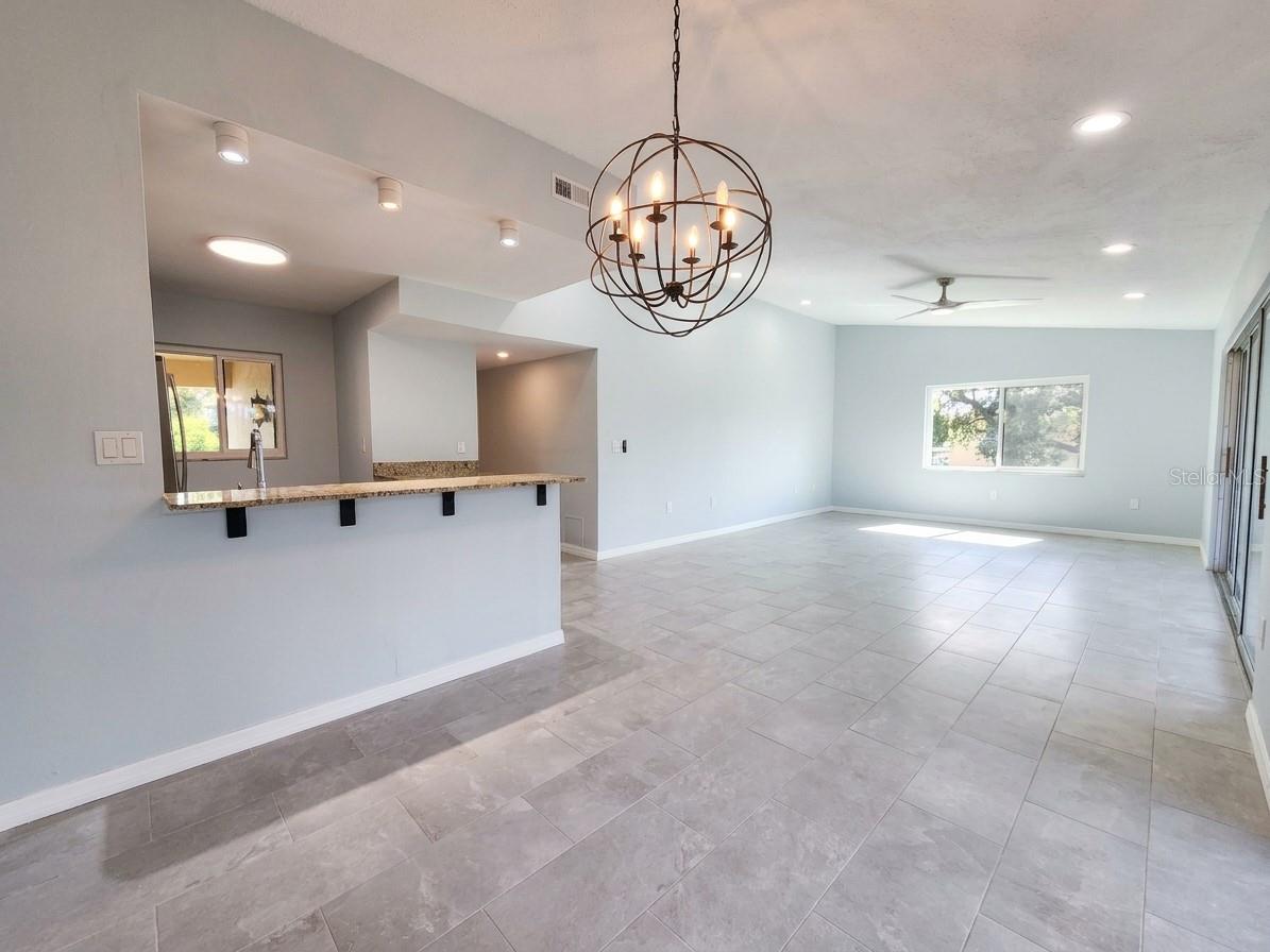 2688 CLUBHOUSE DRIVE 201, SARASOTA, FL, 34232 2 2688 CLUBHOUSE DRIVE 201