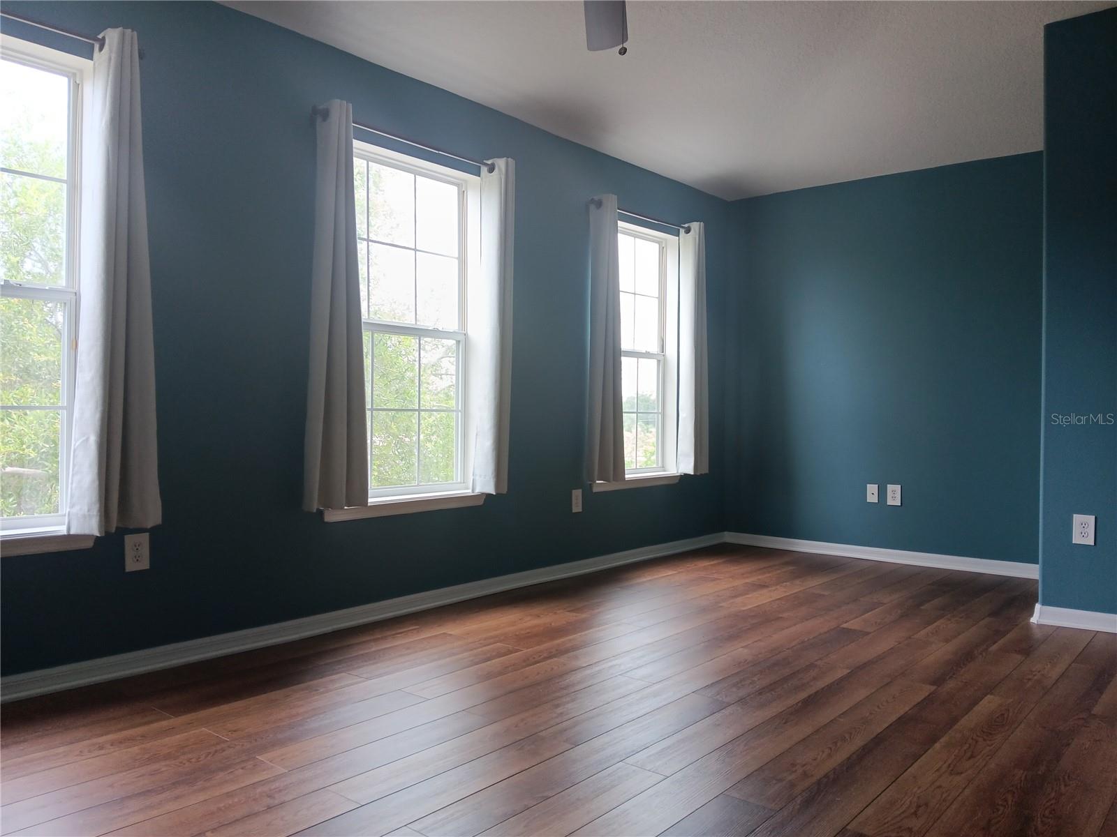 HIGHLAND GLEN - Residential
