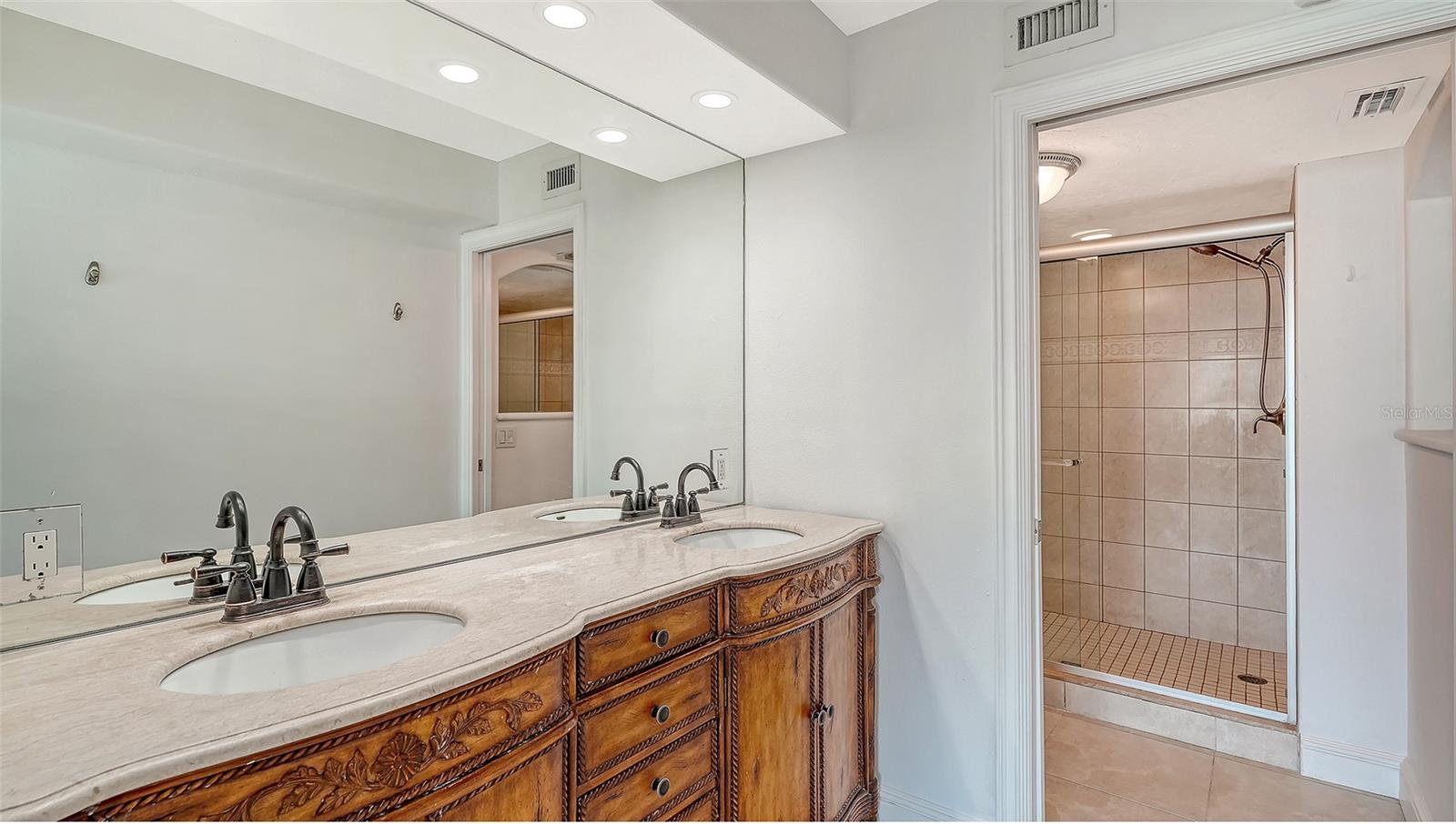 ROYAL ST ANDREW - Residential Lease