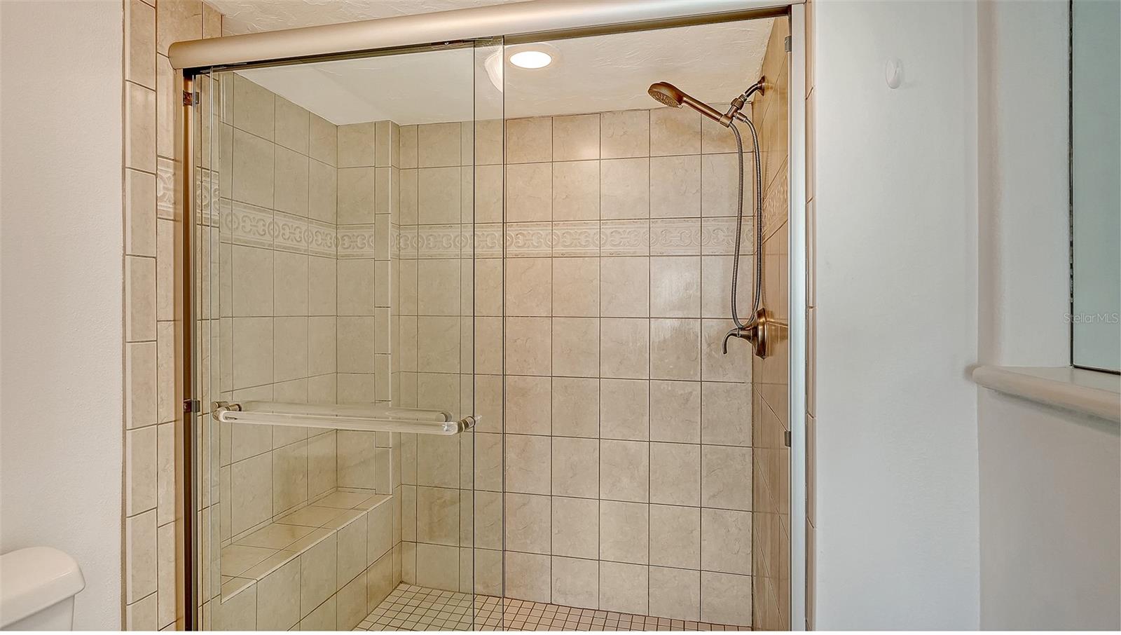 ROYAL ST ANDREW - Residential Lease