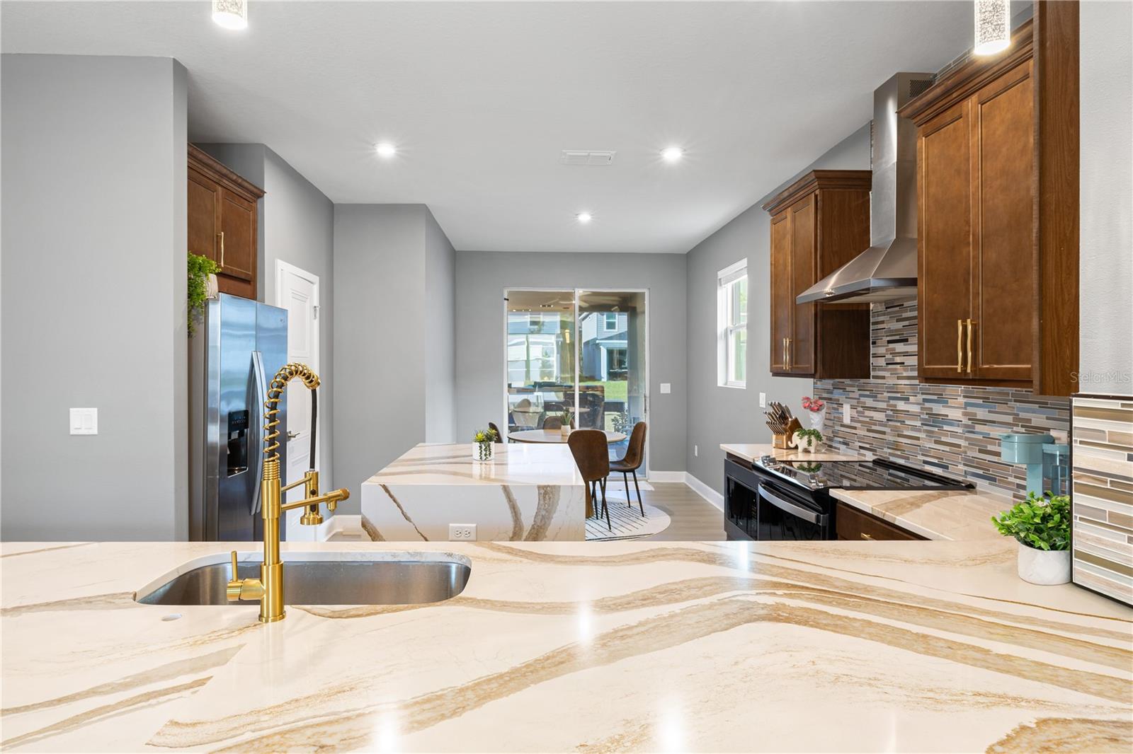 MERIDIAN PARKS - Residential