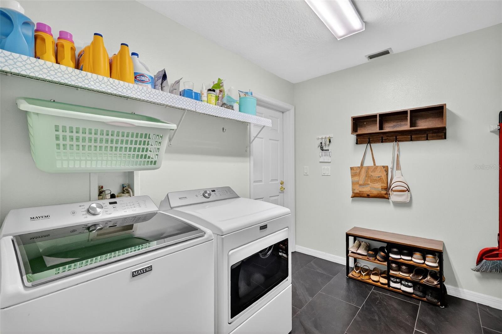 ROLLING OAK ESTS - Residential