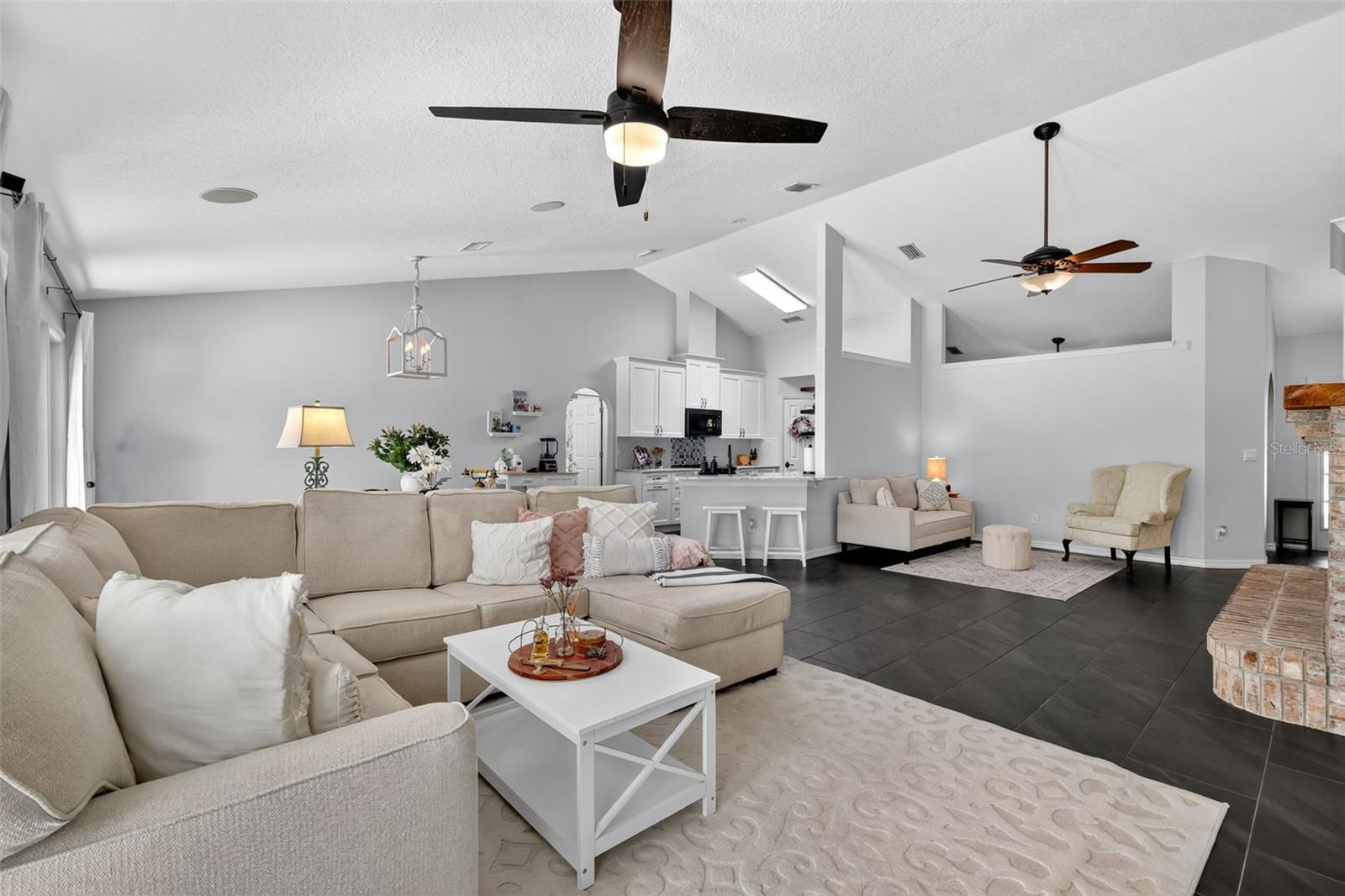 ROLLING OAK ESTS - Residential