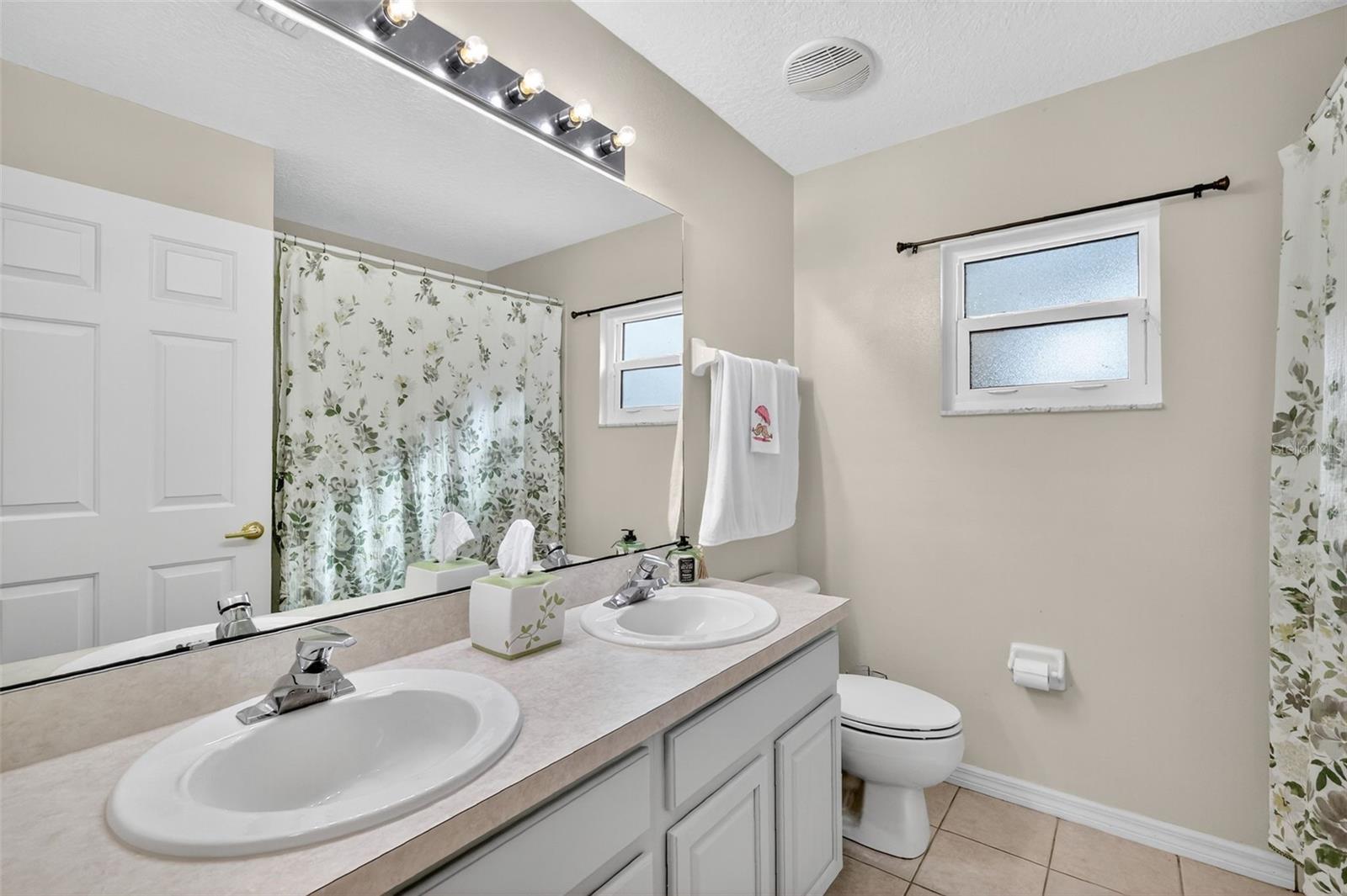 ROLLING OAK ESTS - Residential