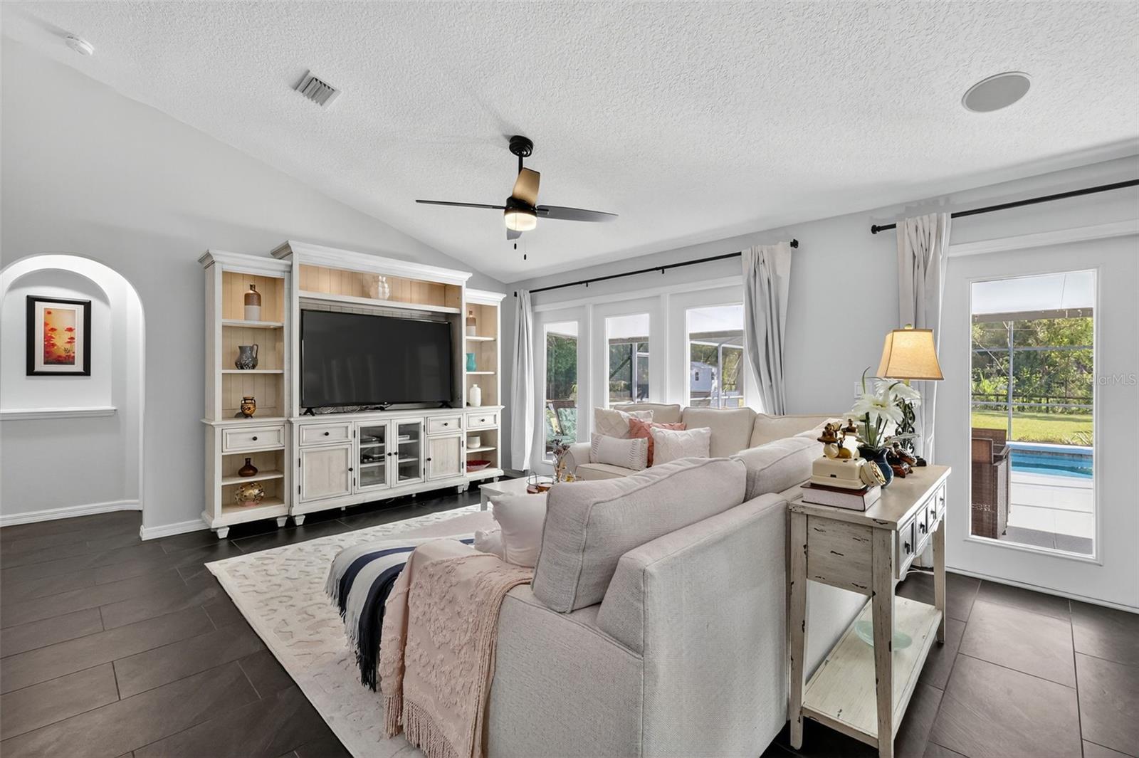 ROLLING OAK ESTS - Residential