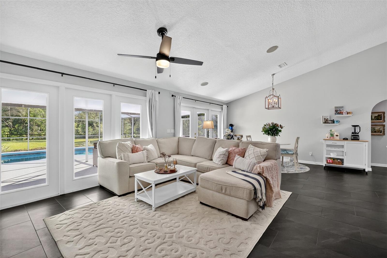 ROLLING OAK ESTS - Residential