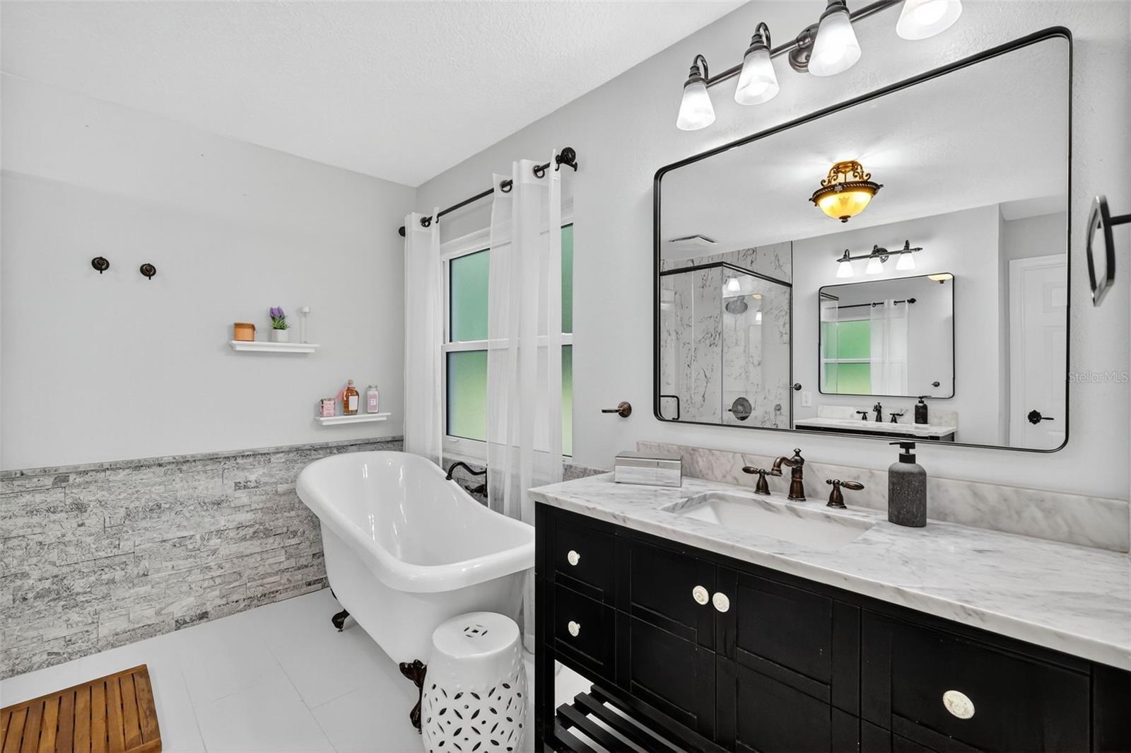 ROLLING OAK ESTS - Residential