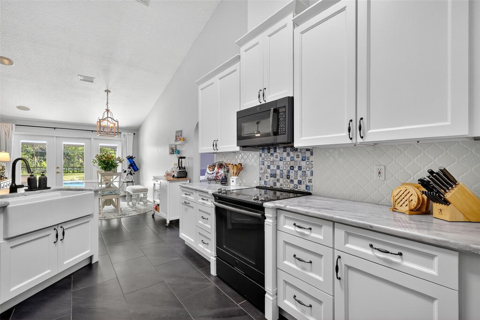 ROLLING OAK ESTS - Residential