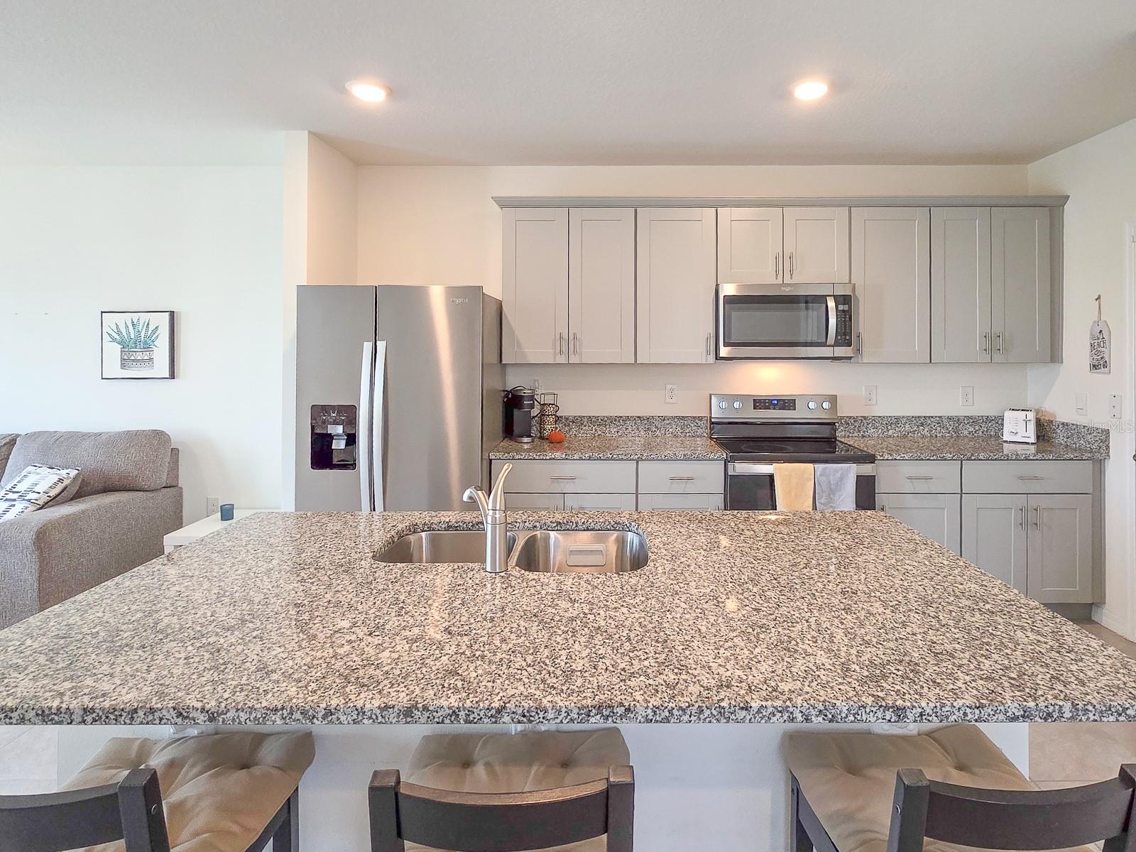 BELLA OAKS - Residential