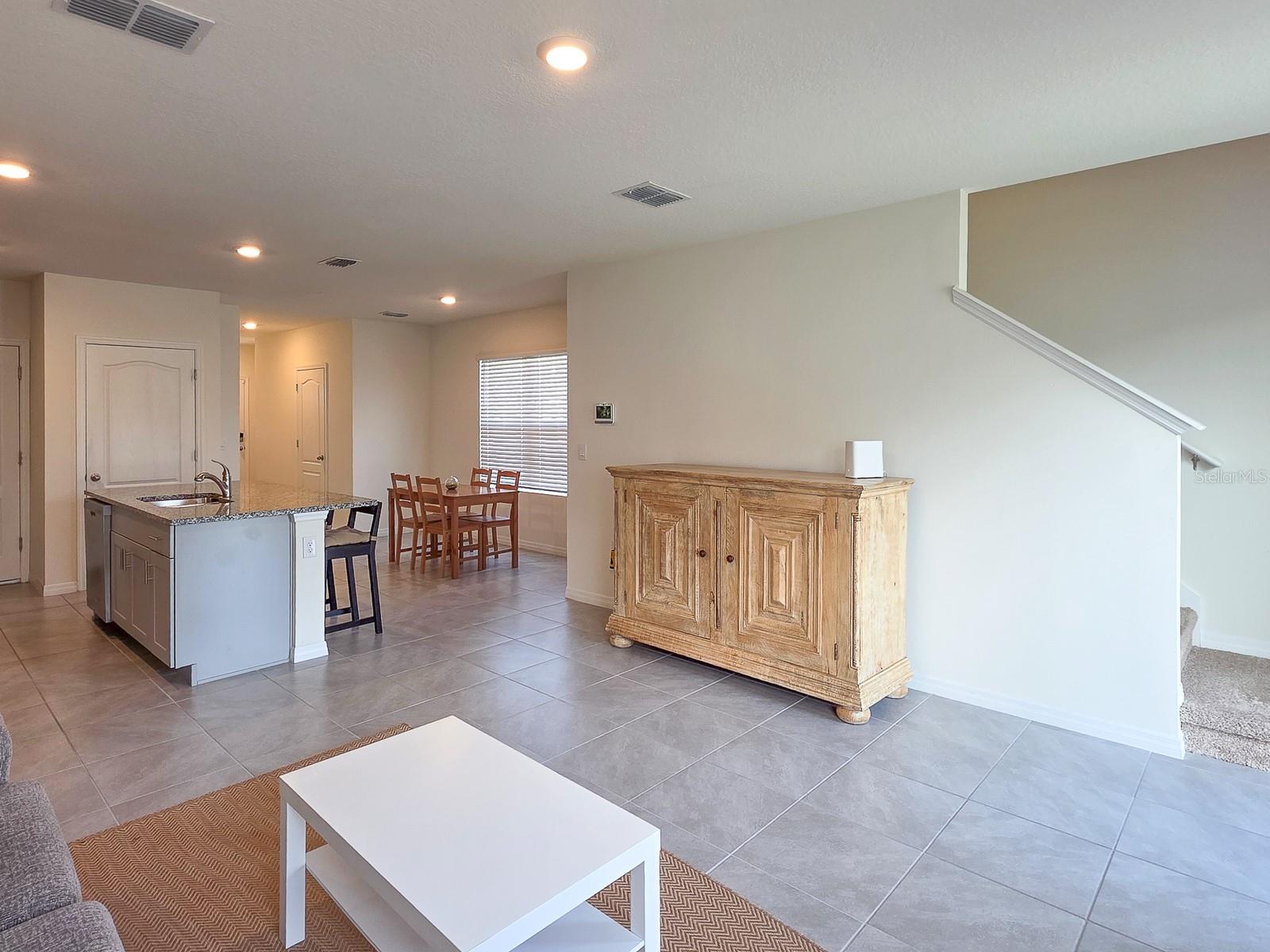 BELLA OAKS - Residential