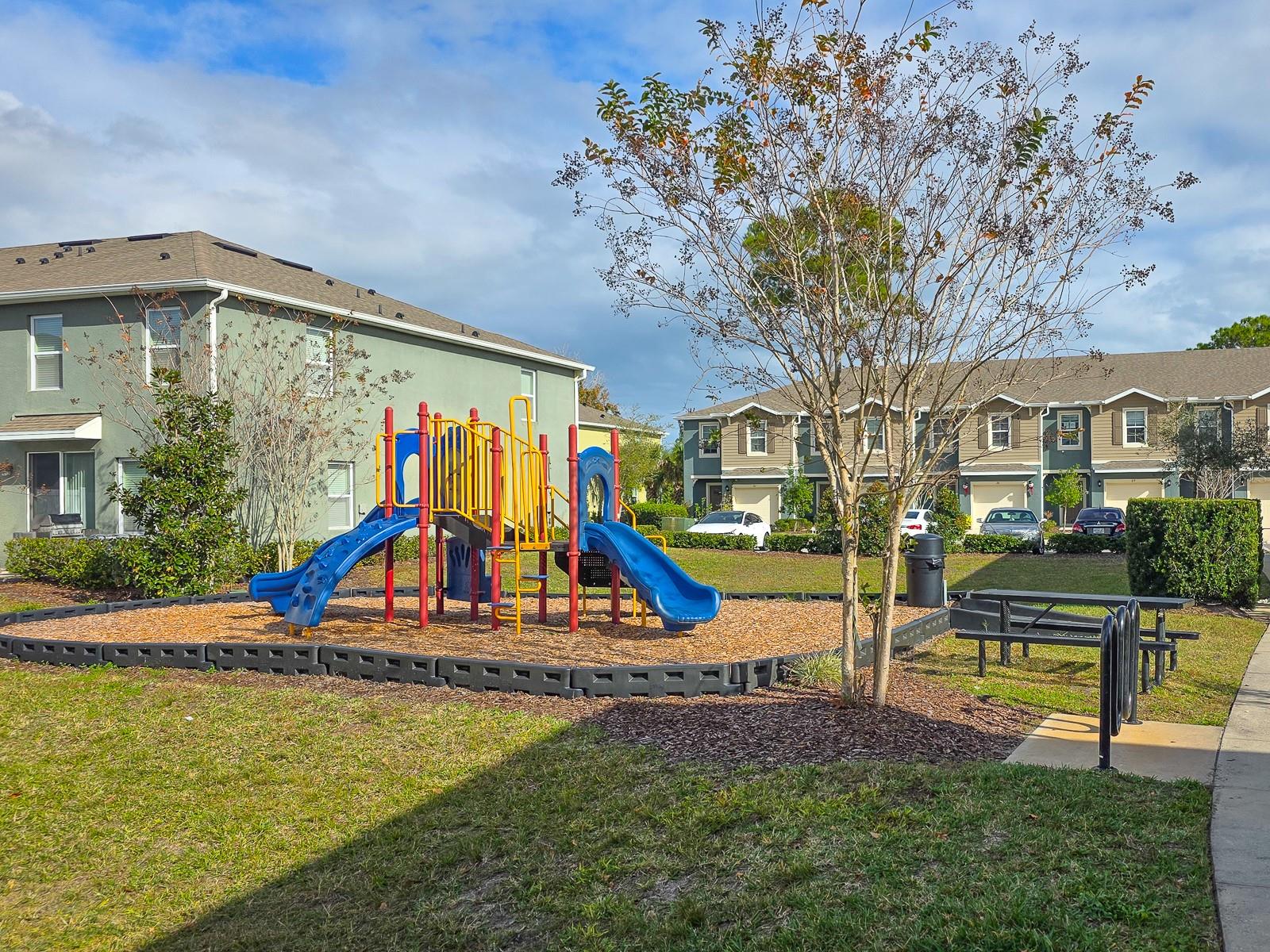 BELLA OAKS - Residential