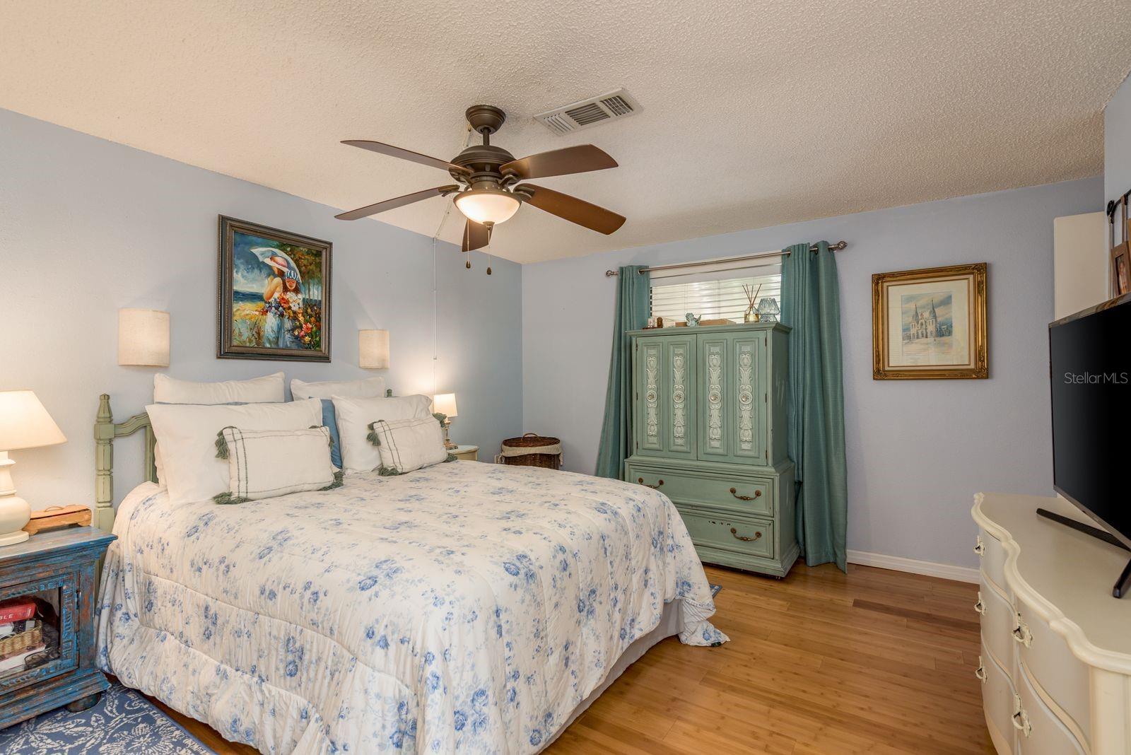 BEACON WOODS CIDER MILL - Residential