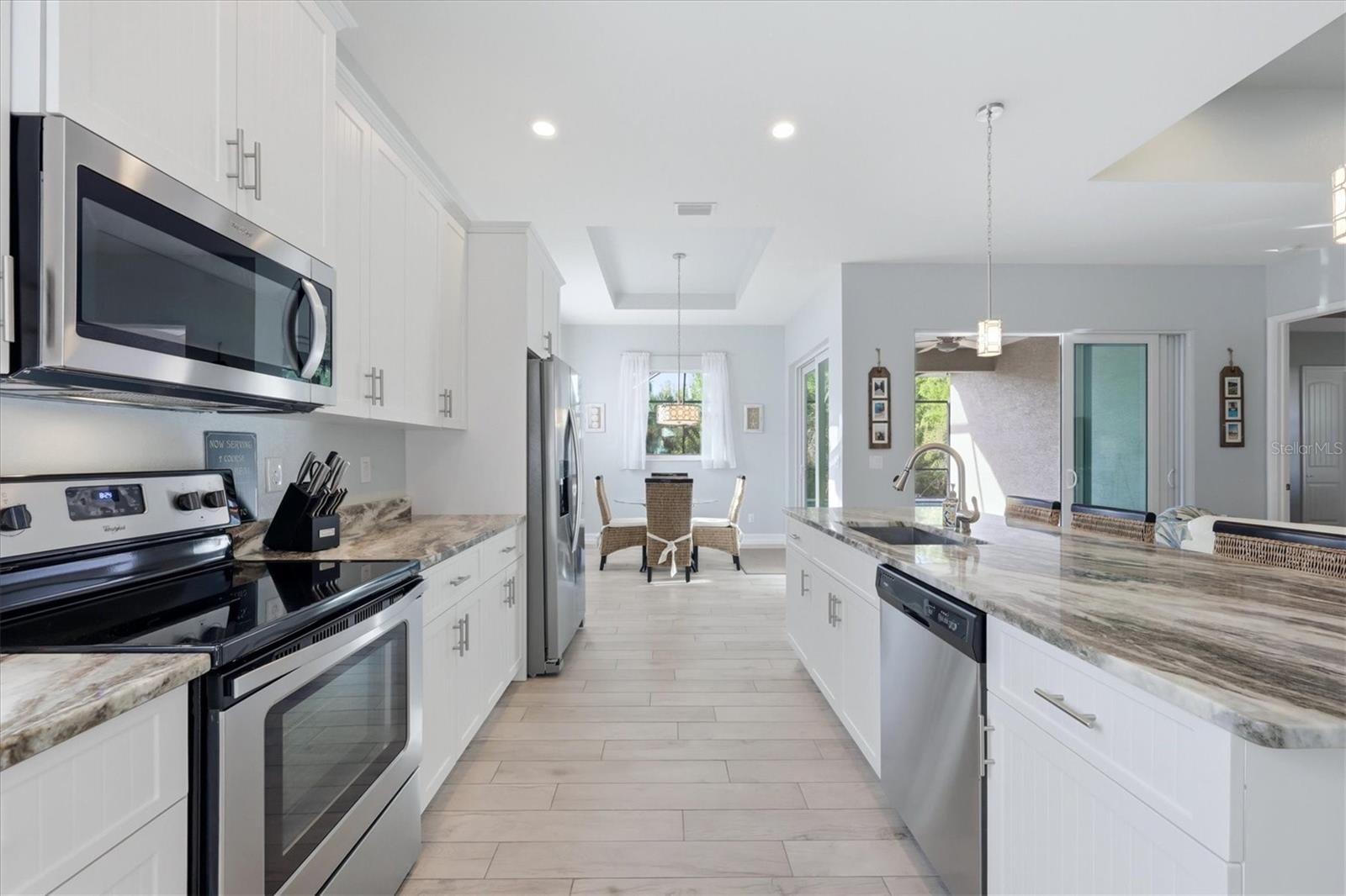 ROTONDA LAKES - Residential