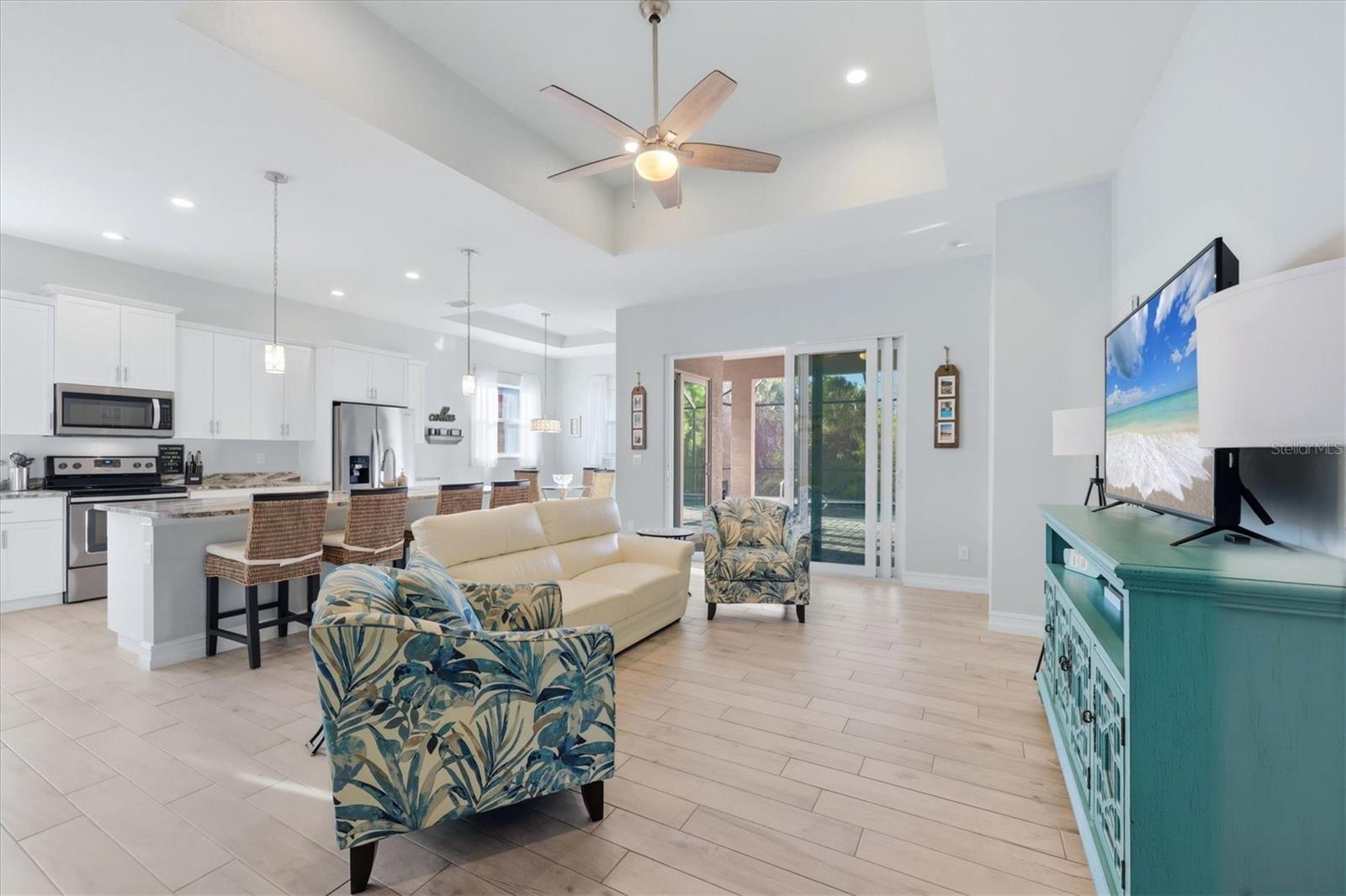 ROTONDA LAKES - Residential