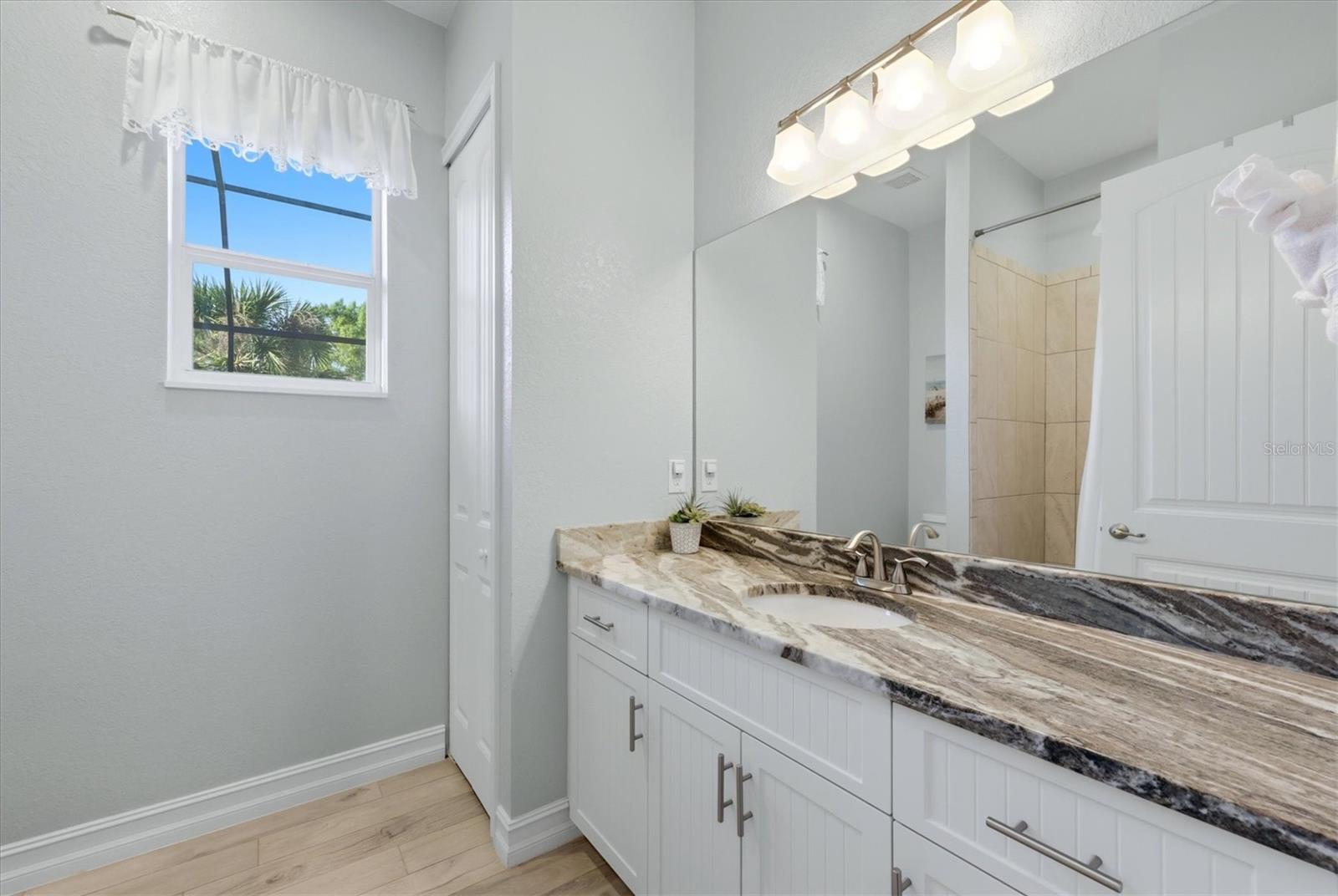 ROTONDA LAKES - Residential