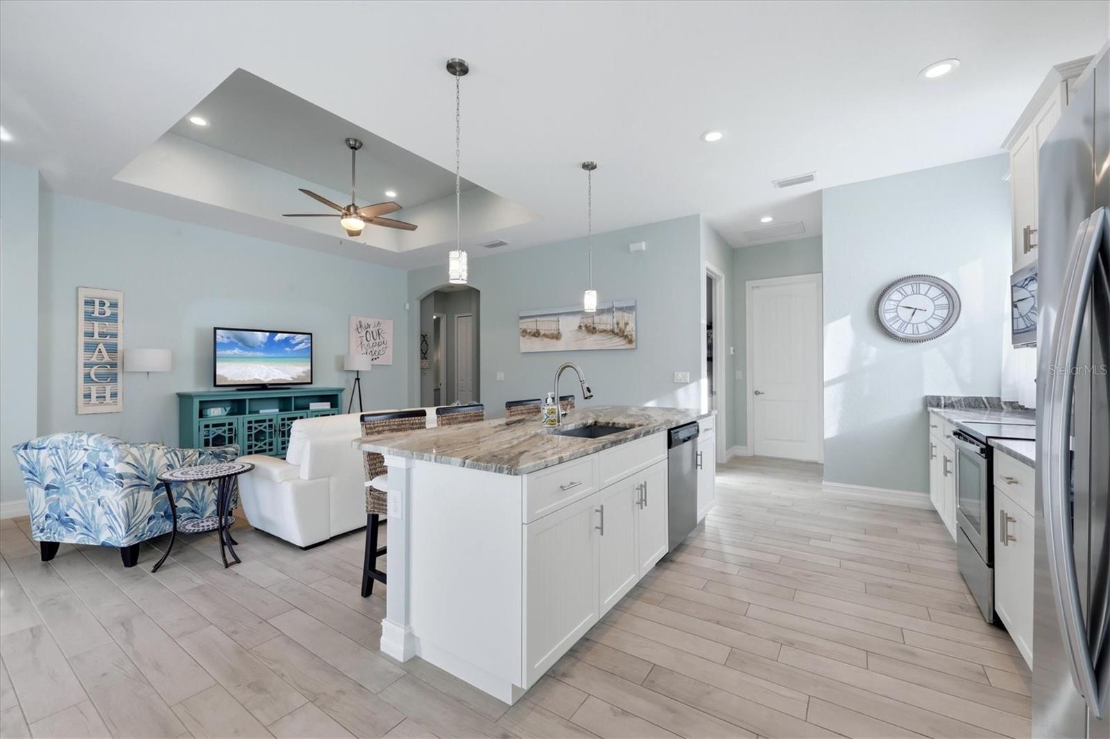 ROTONDA LAKES - Residential