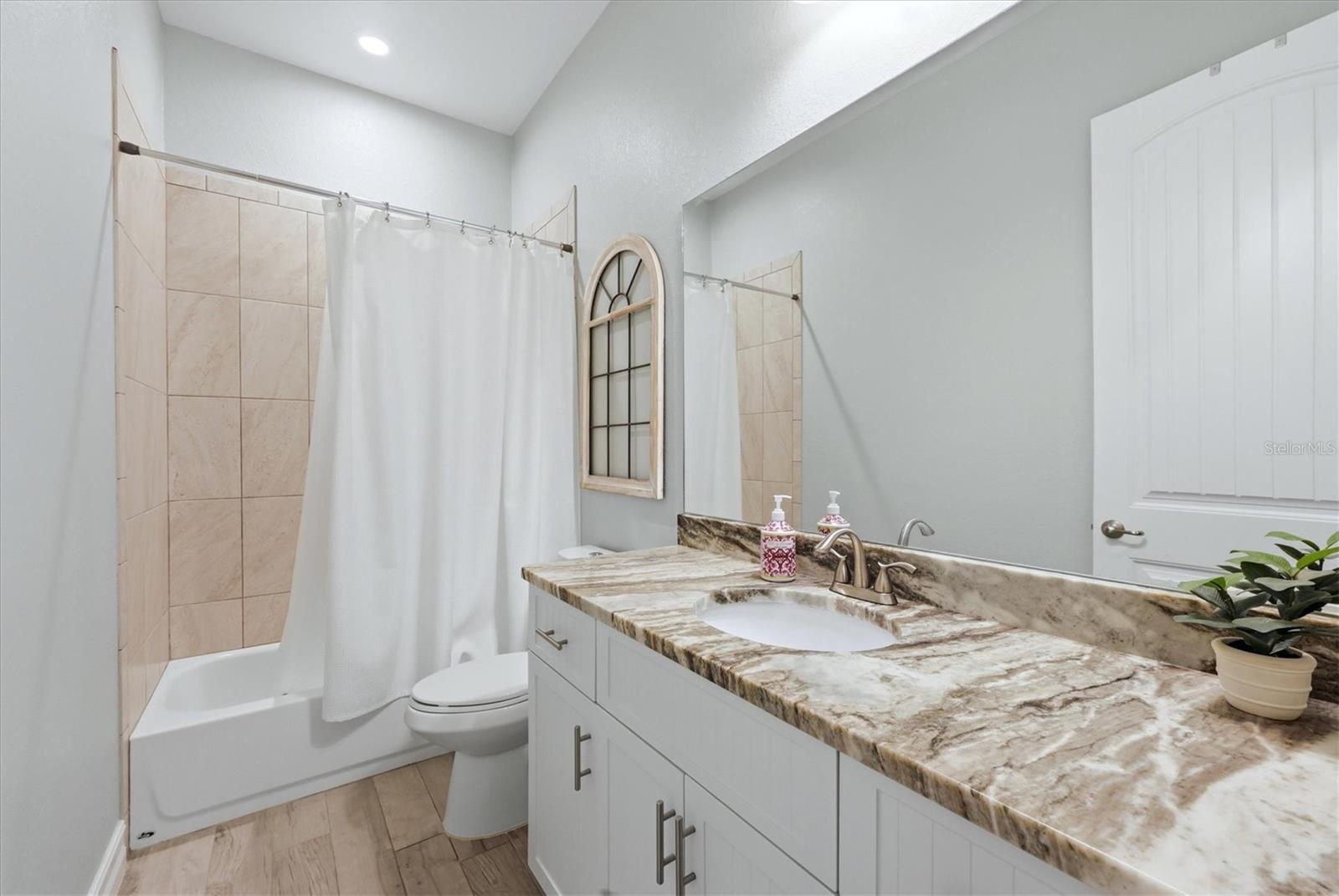 ROTONDA LAKES - Residential