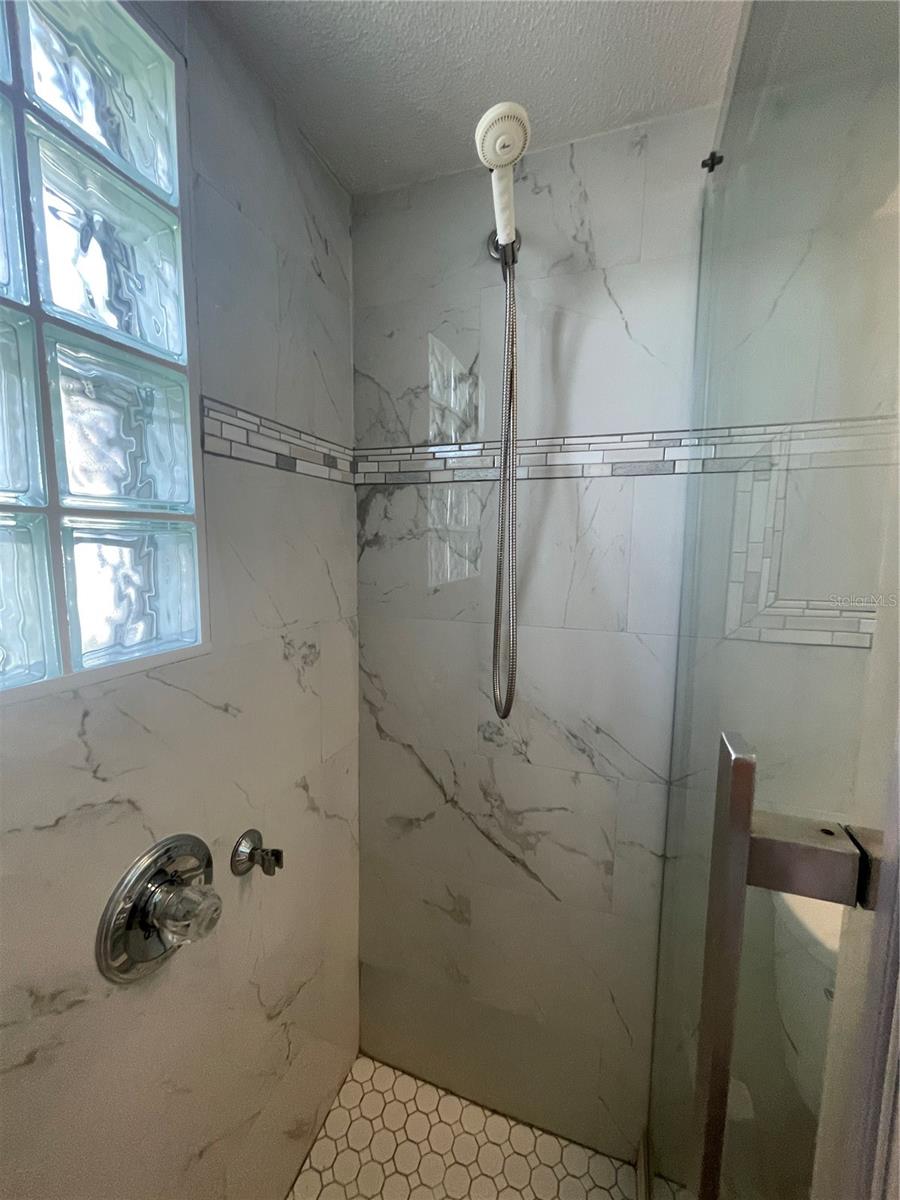 RIDGEWOOD GROVES - Residential Lease