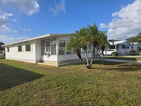 A home in PALM HARBOR