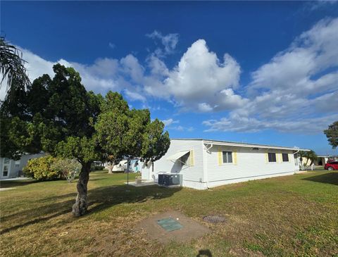 A home in PALM HARBOR