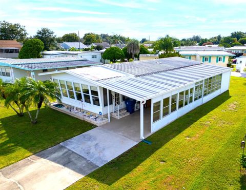 A home in PALM HARBOR