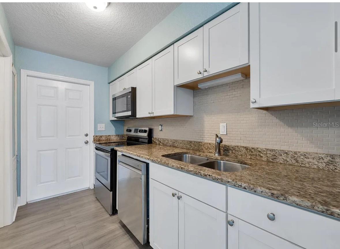 DIXIELAND REV - Residential Lease