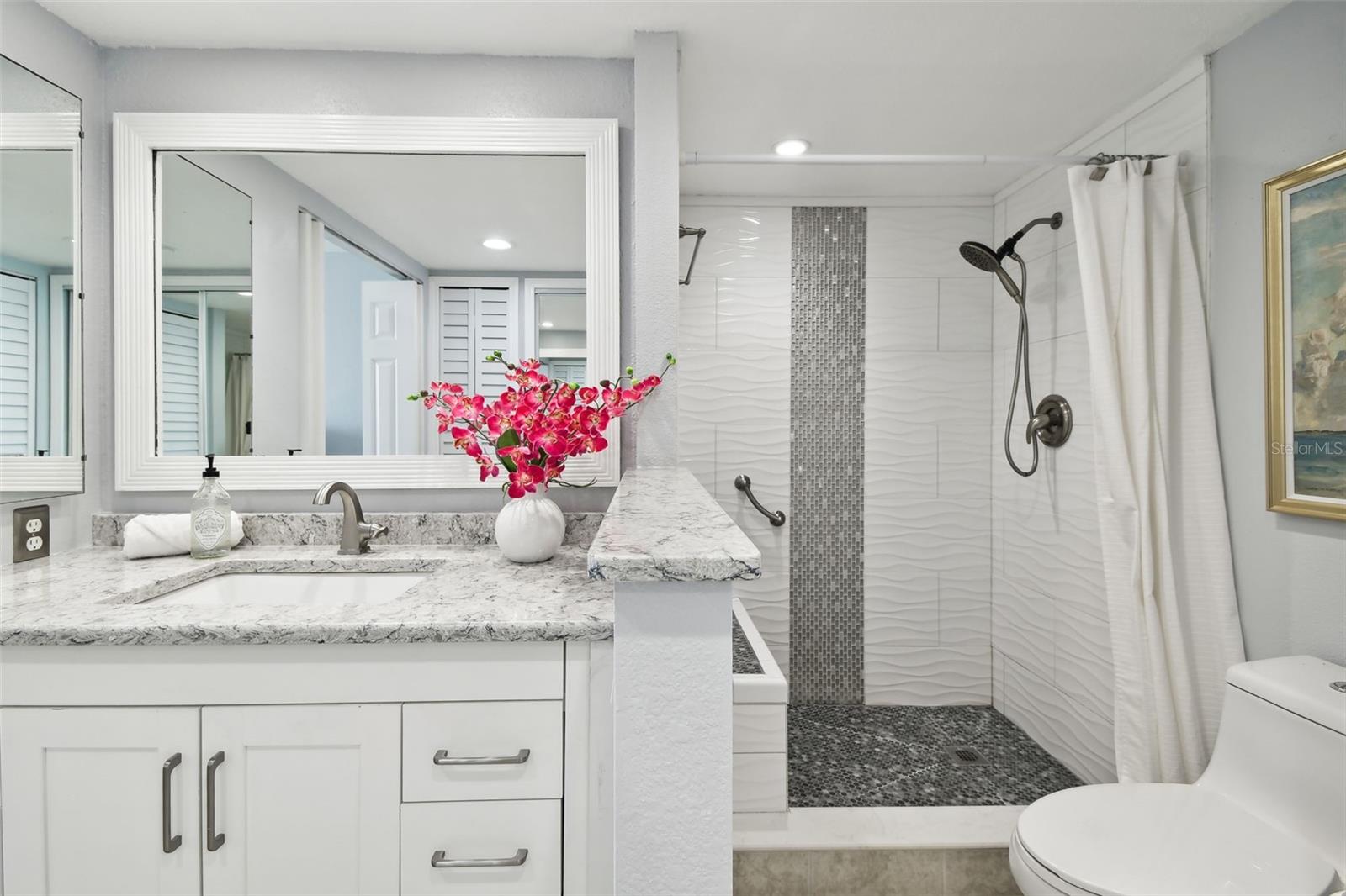 ISLAND TOWERS - Residential