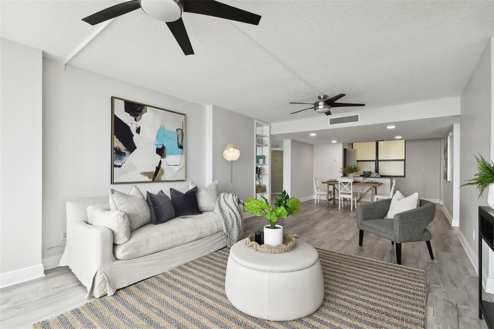 ISLAND TOWERS - Residential