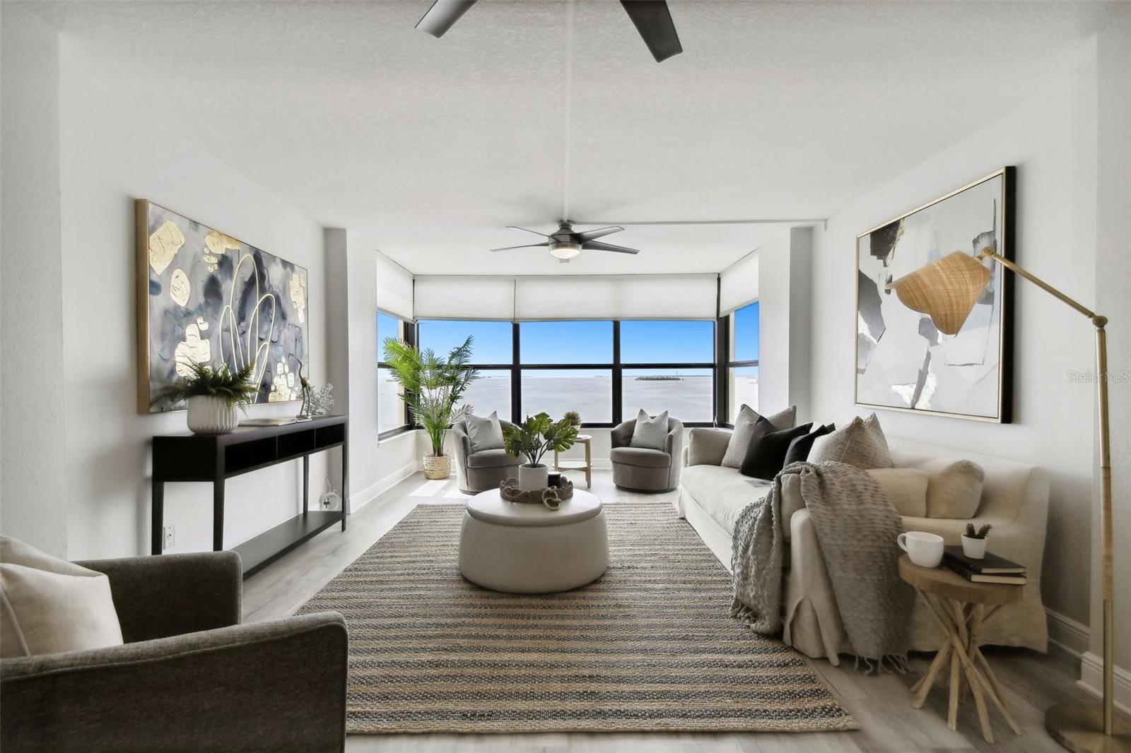 ISLAND TOWERS - Residential