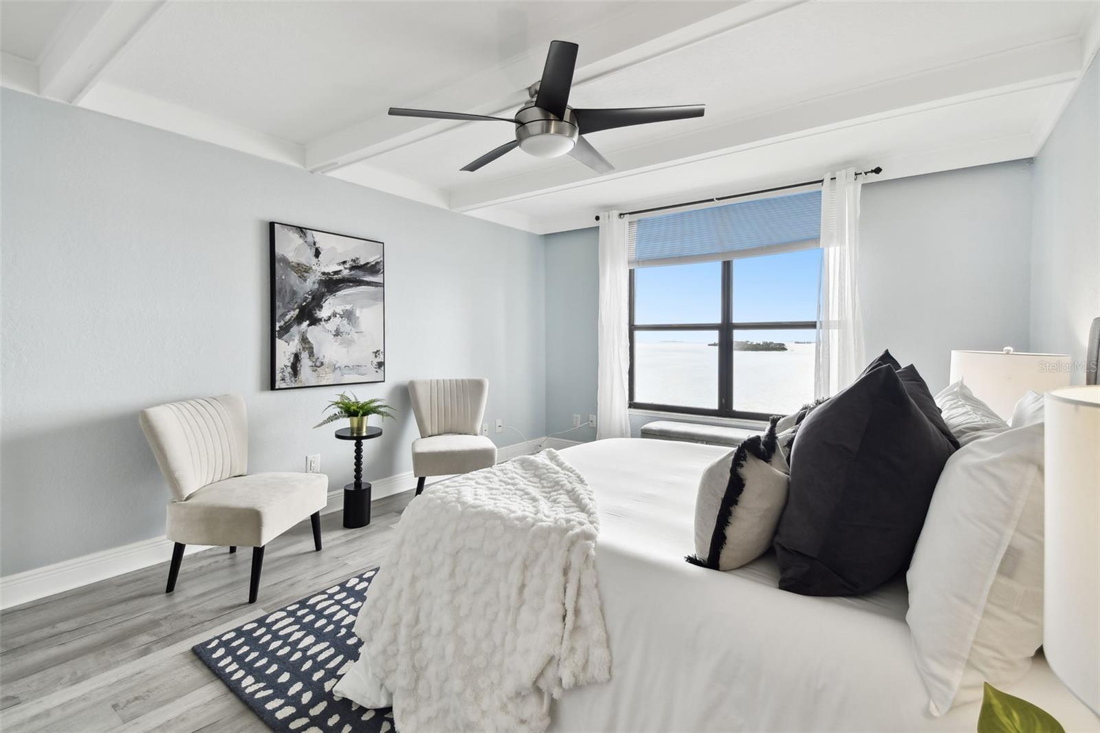 ISLAND TOWERS - Residential