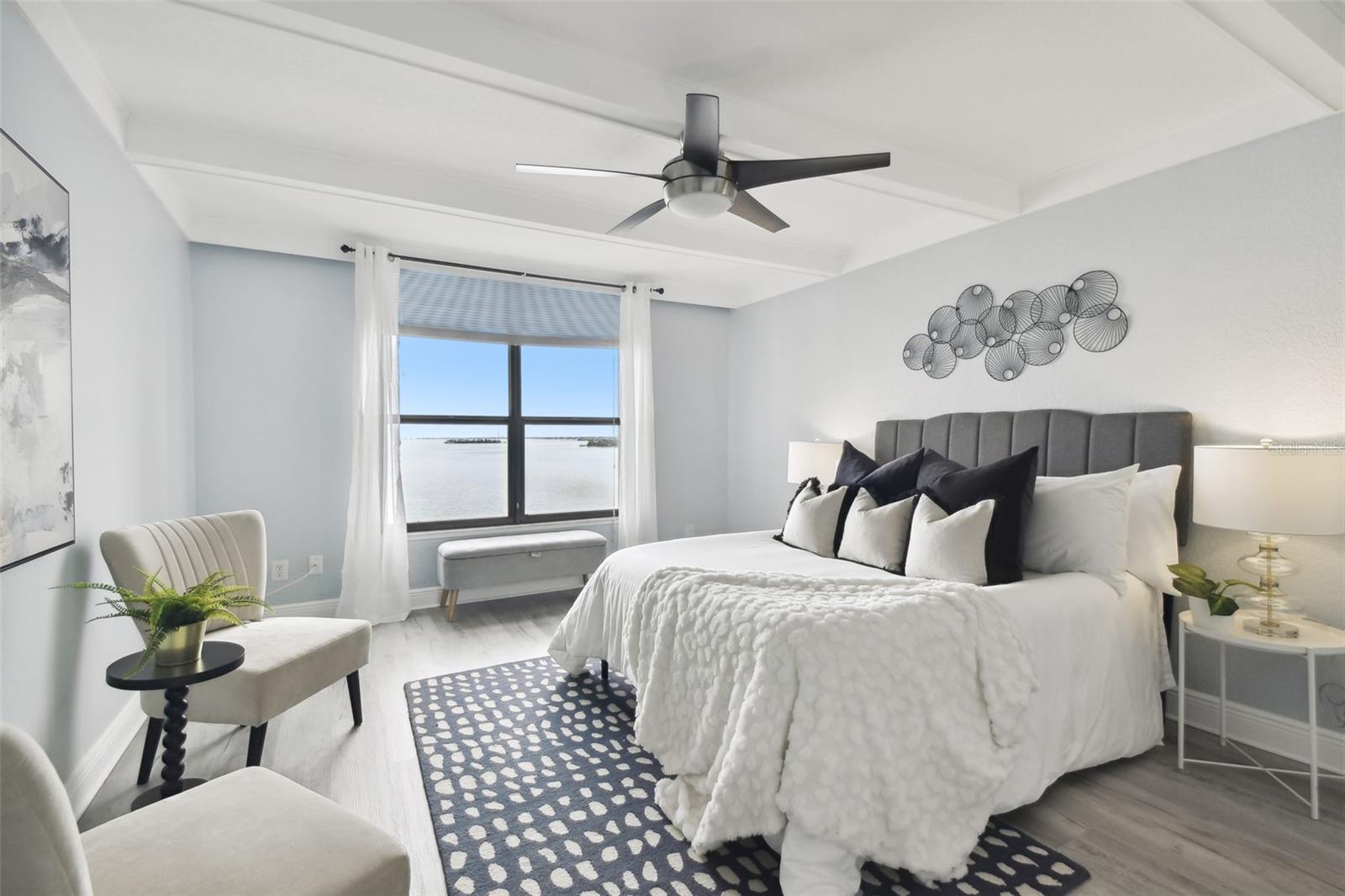 ISLAND TOWERS - Residential