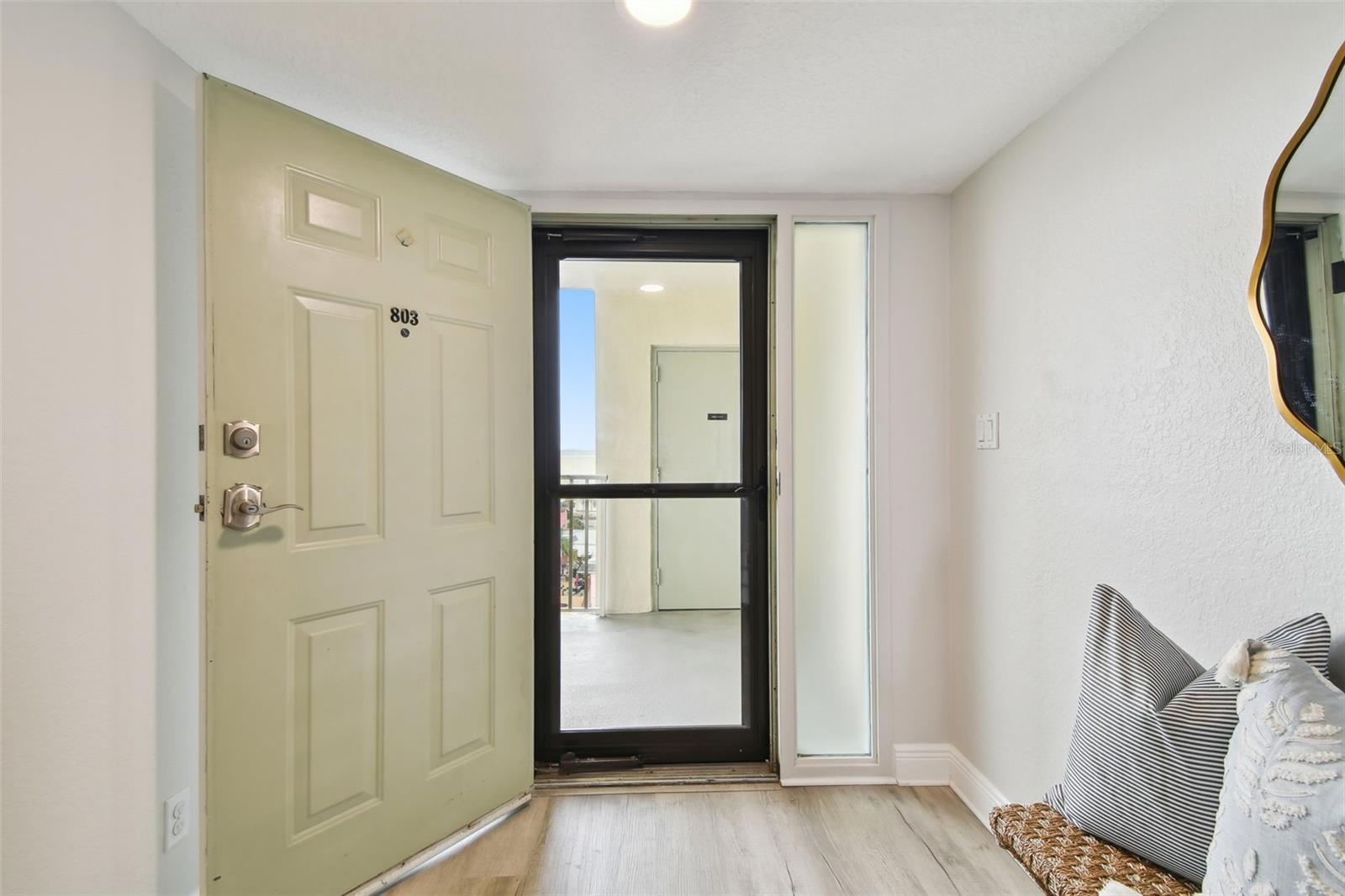 ISLAND TOWERS - Residential