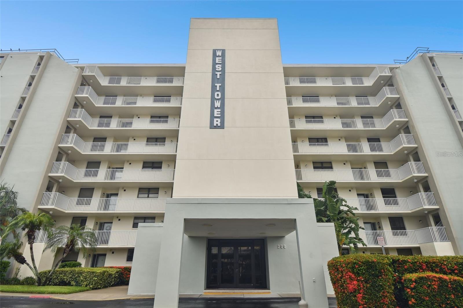 ISLAND TOWERS - Residential