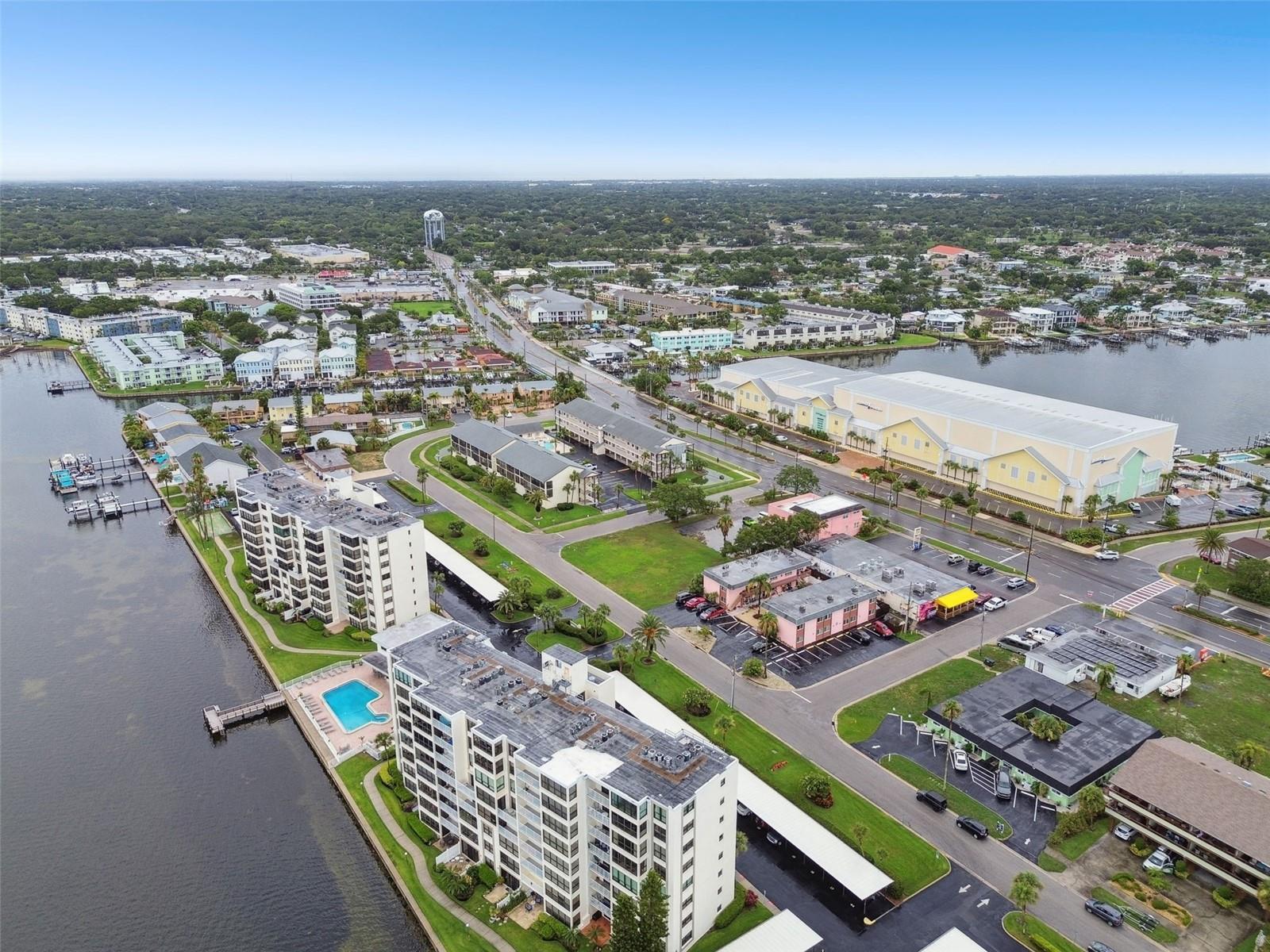 ISLAND TOWERS - Residential