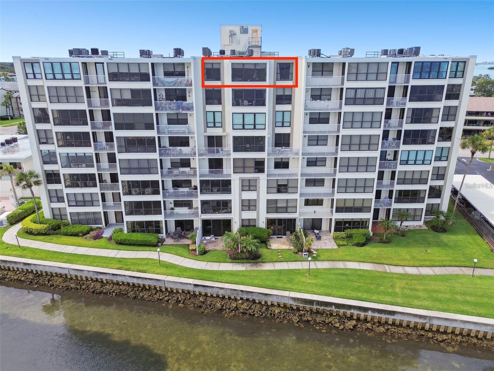 ISLAND TOWERS - Residential