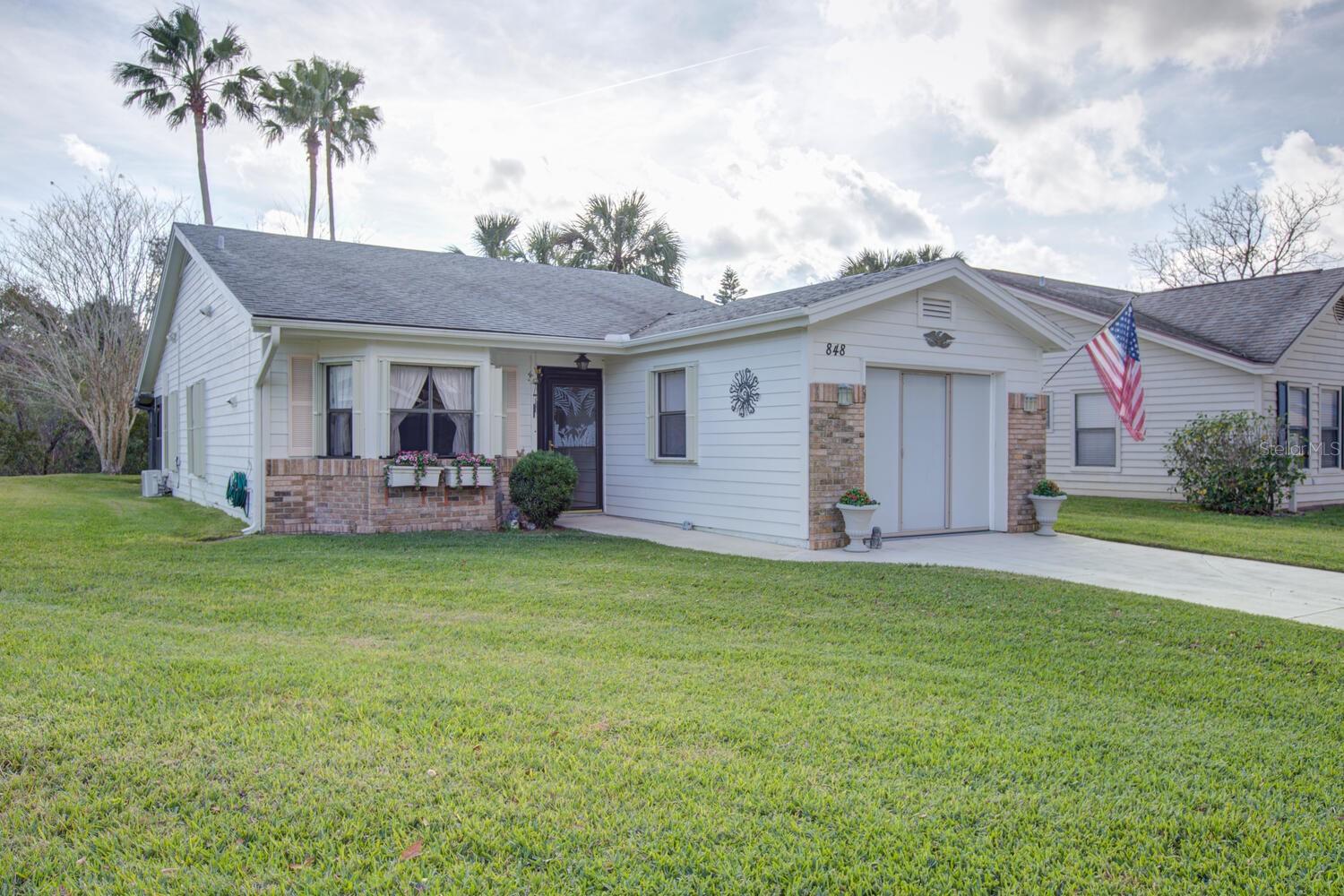848 PINE SHORES CIRCLE