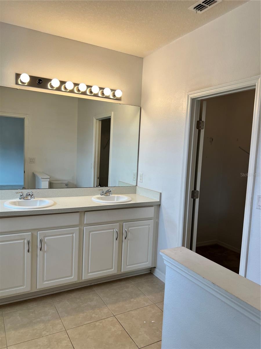 2391 SANDERLING STREET