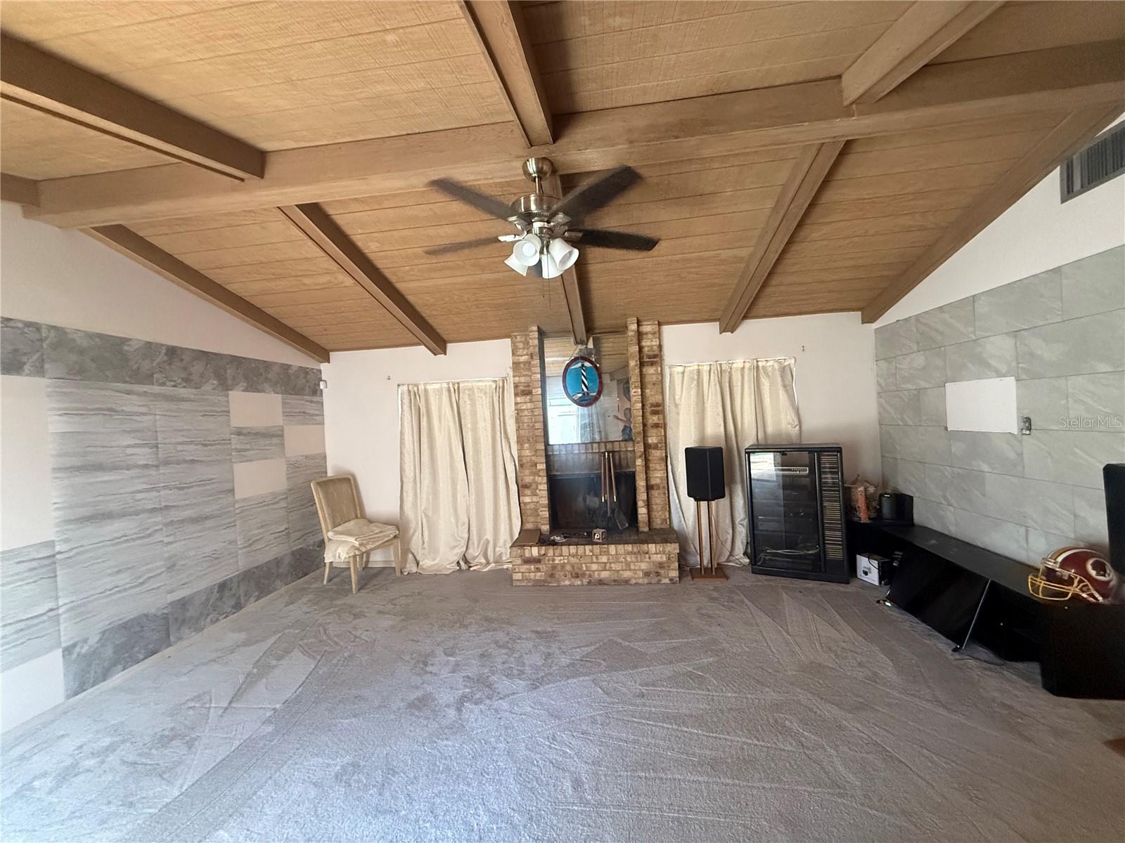 Casas a venda 2 - Jen Dantas 4930 HAITI CIRCLE 8