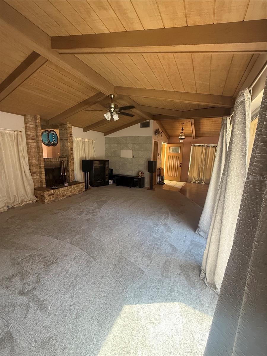 Casas a venda 3 - Jen Dantas 4930 HAITI CIRCLE 8