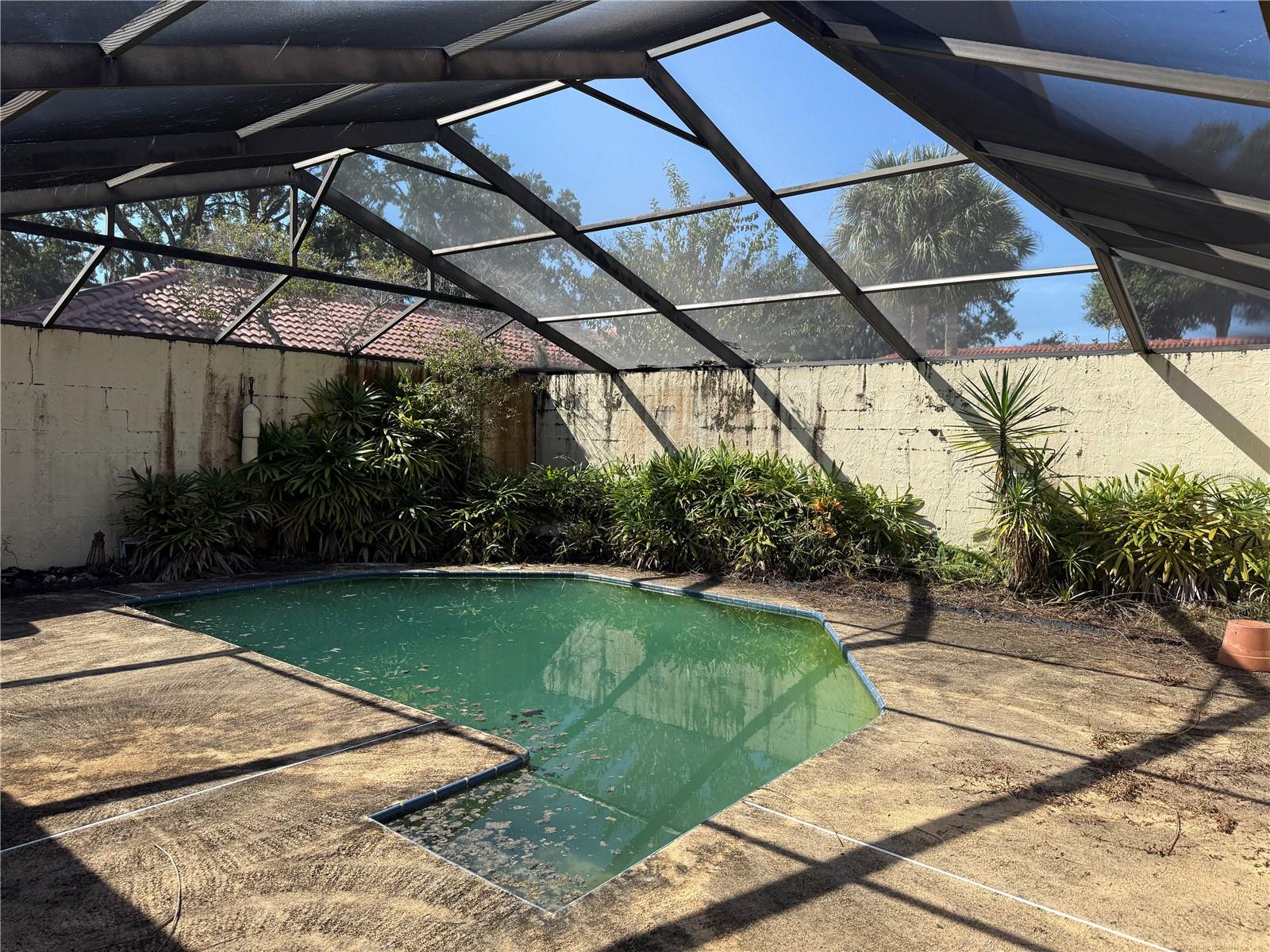 ISLAND CLUB AT ROSEMONT CONDO - Residential