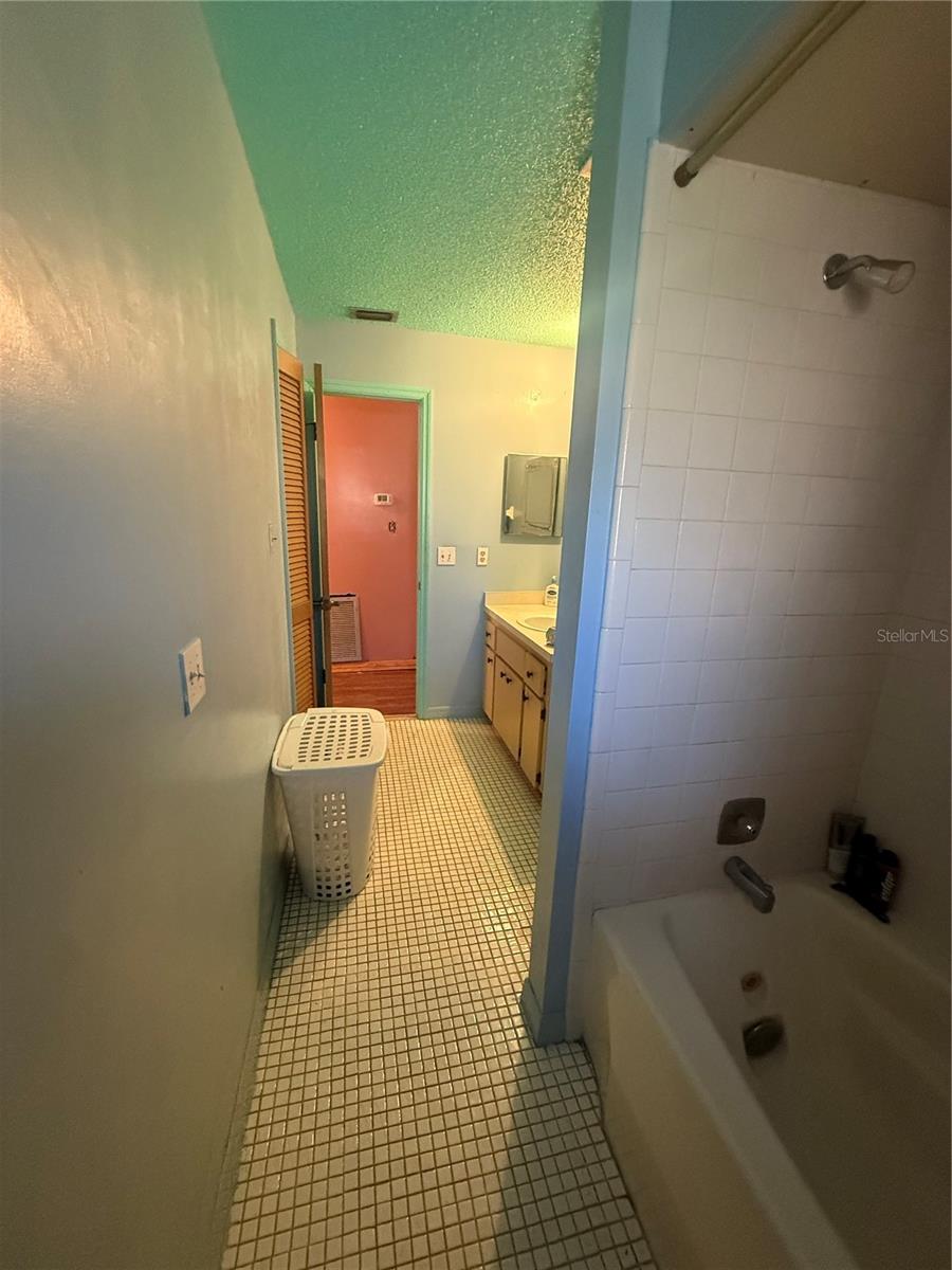 ISLAND CLUB AT ROSEMONT CONDO - Residential