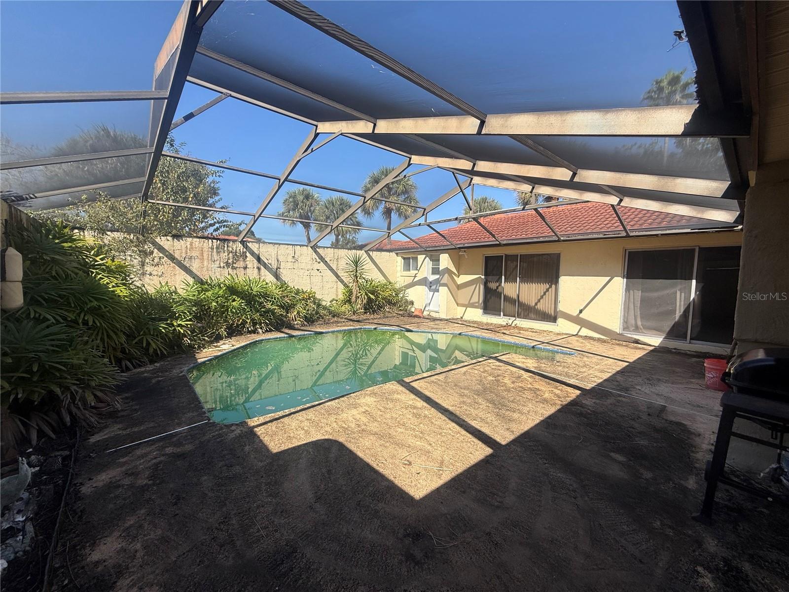 ISLAND CLUB AT ROSEMONT CONDO - Residential