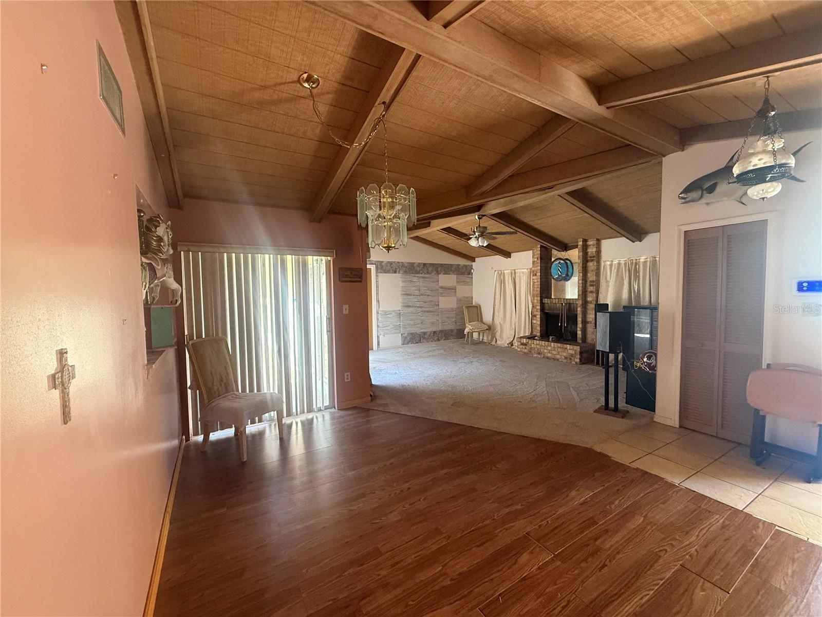 Casas a venda 4 - Jen Dantas 4930 HAITI CIRCLE 8