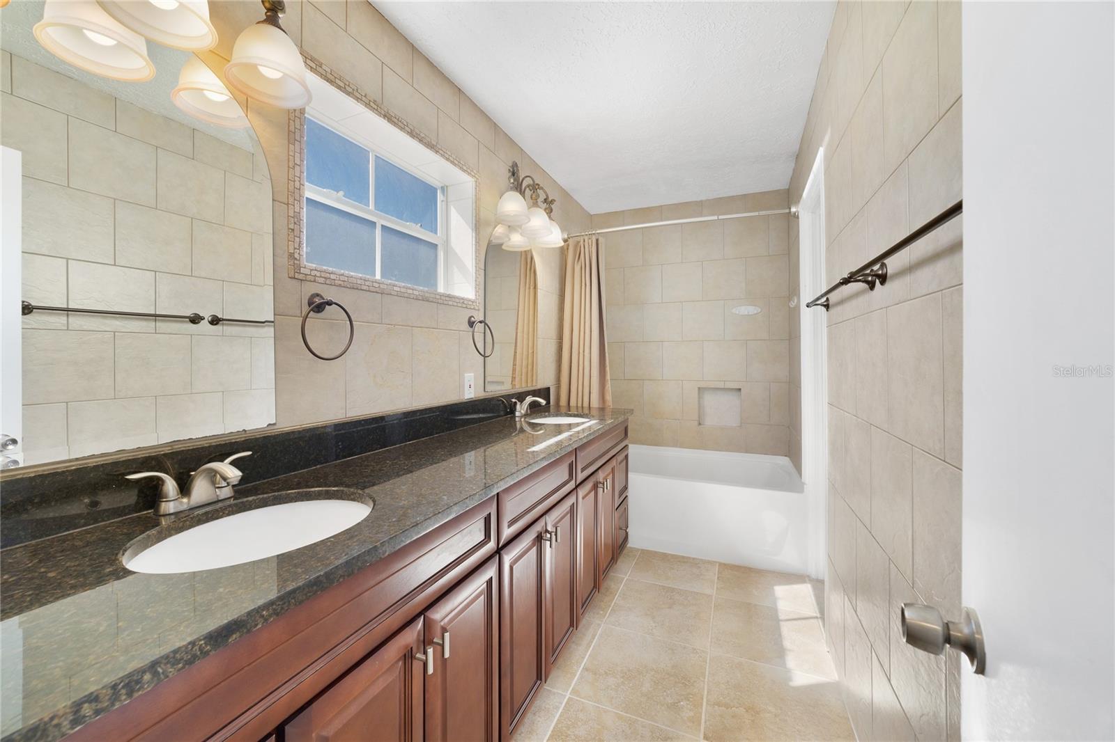 GOLDEN ACRES PH 02 - Residential