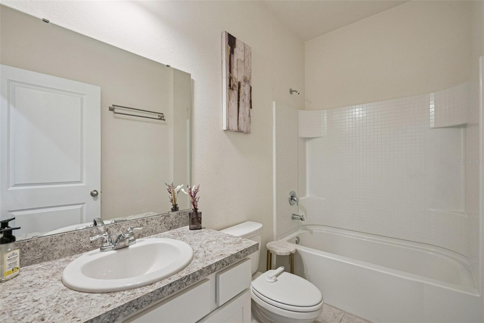 LINCOLN OAKS - Residential