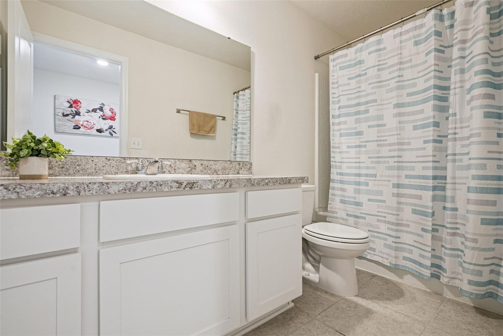 LINCOLN OAKS - Residential