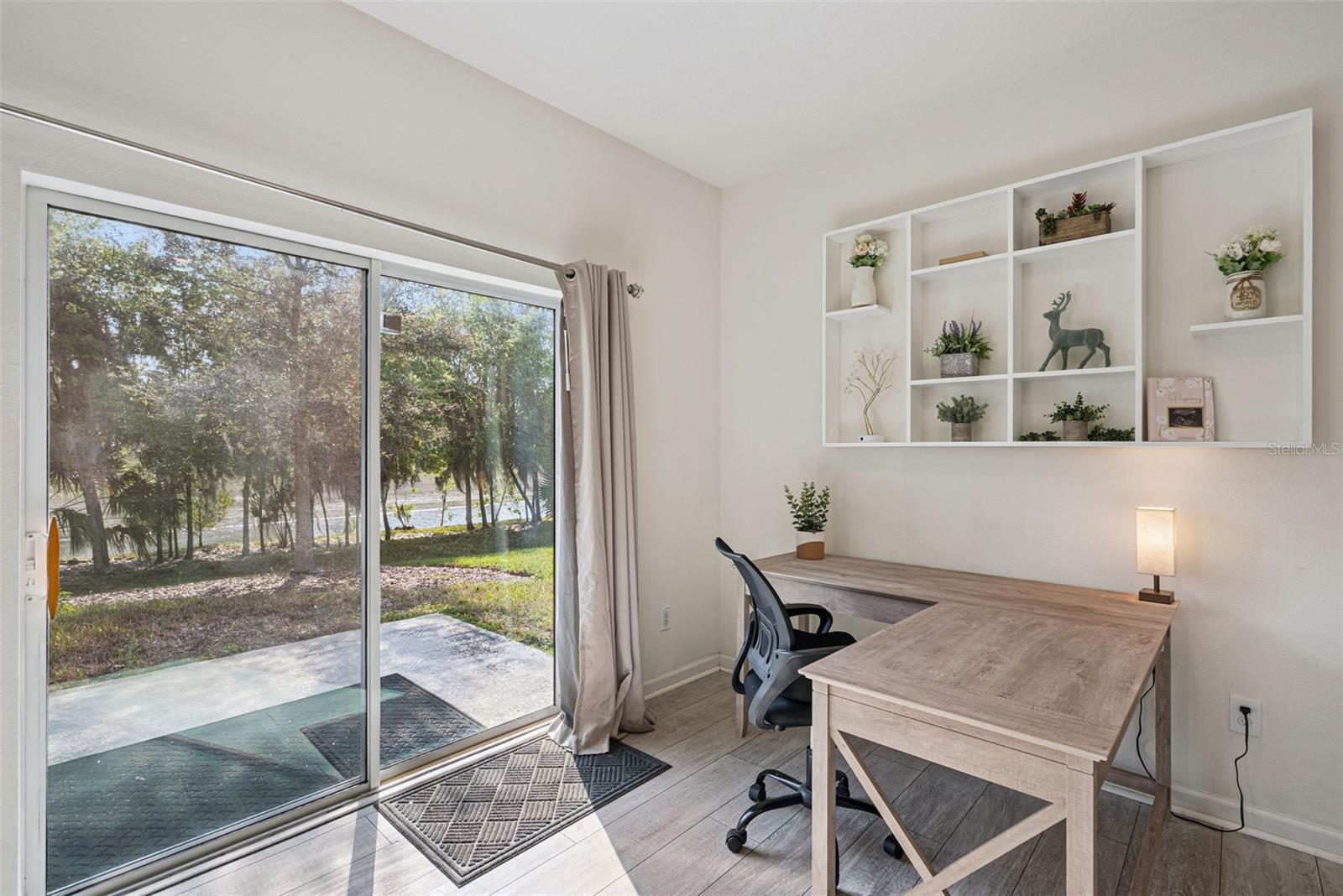 LINCOLN OAKS - Residential