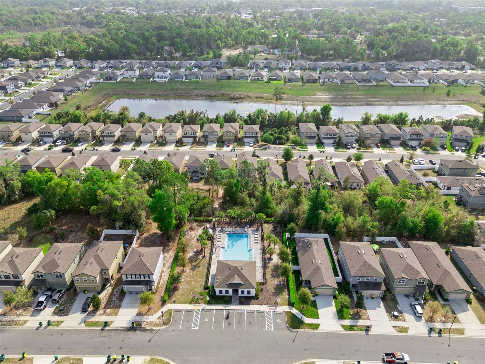 LINCOLN OAKS - Residential